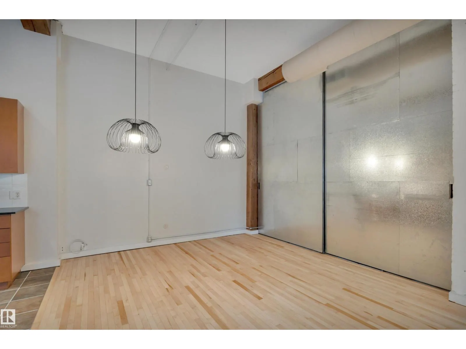 #102 10169 104 ST NW