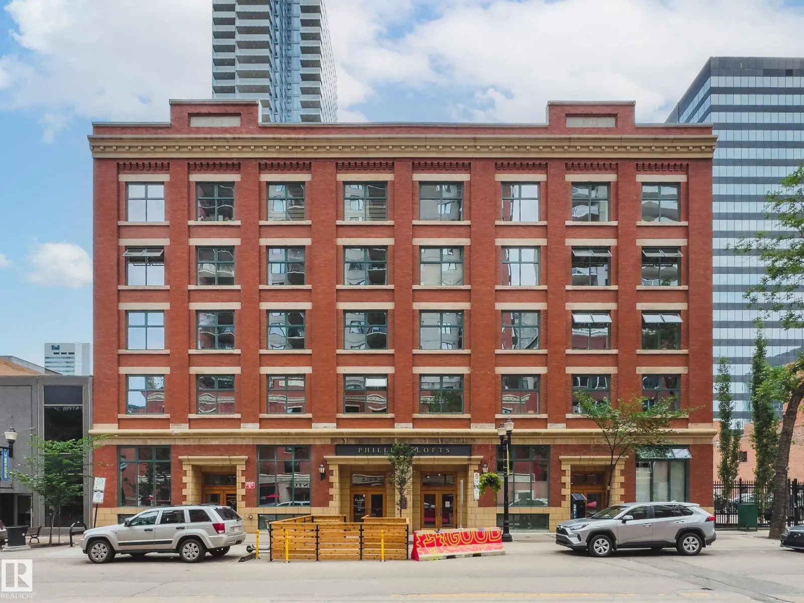 #102 10169 104 ST NW