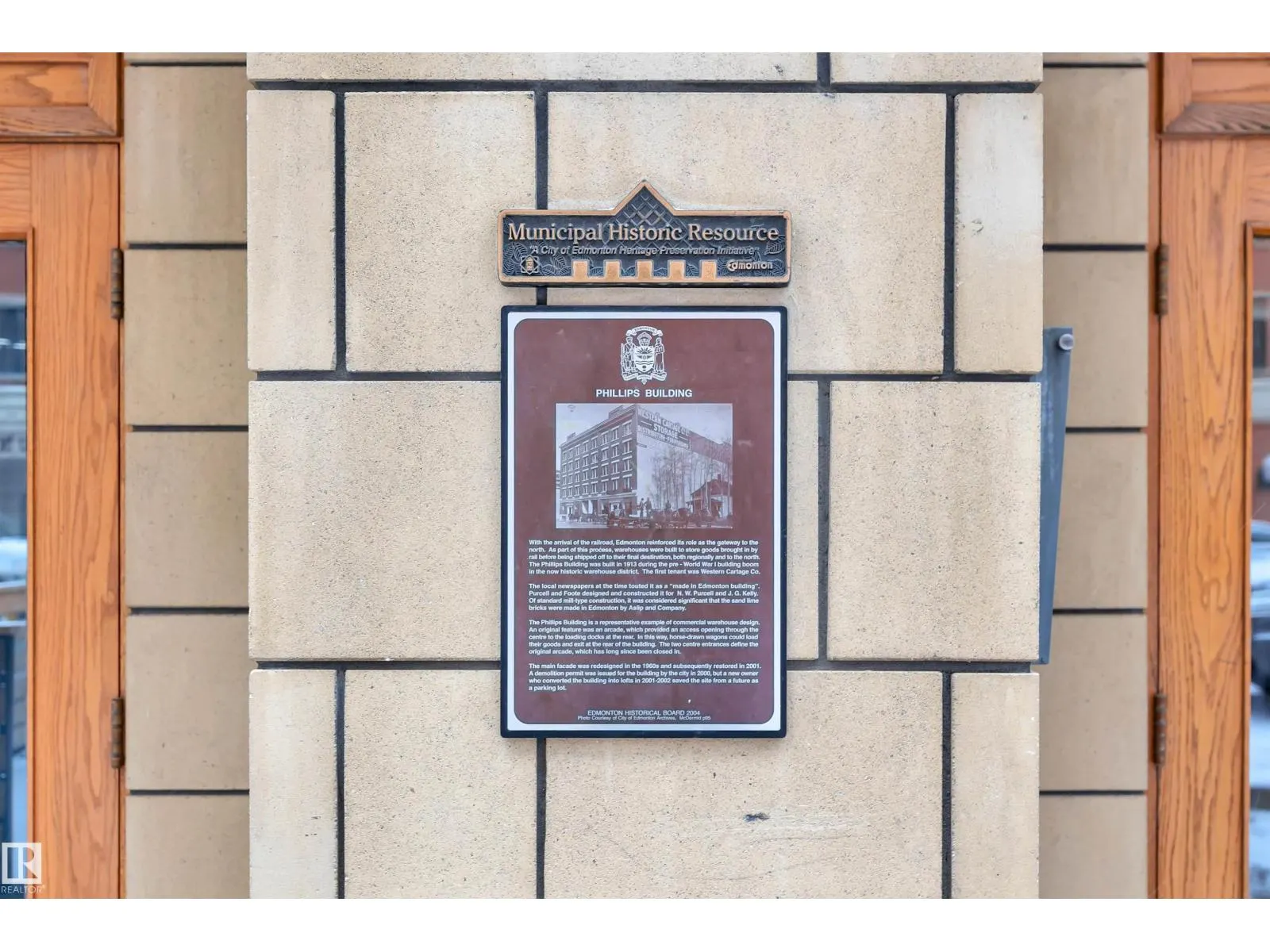 #102 10169 104 ST NW