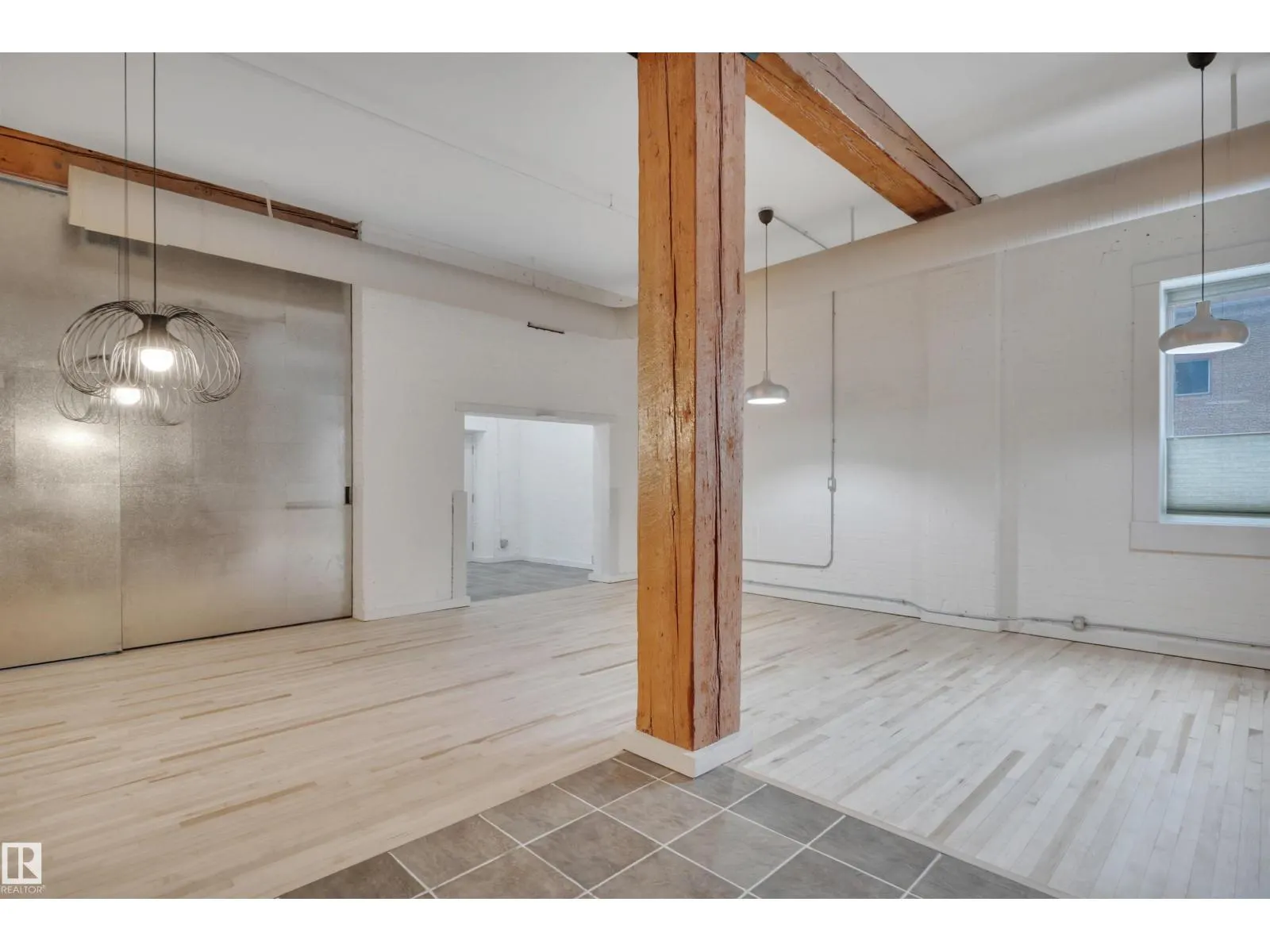#102 10169 104 ST NW