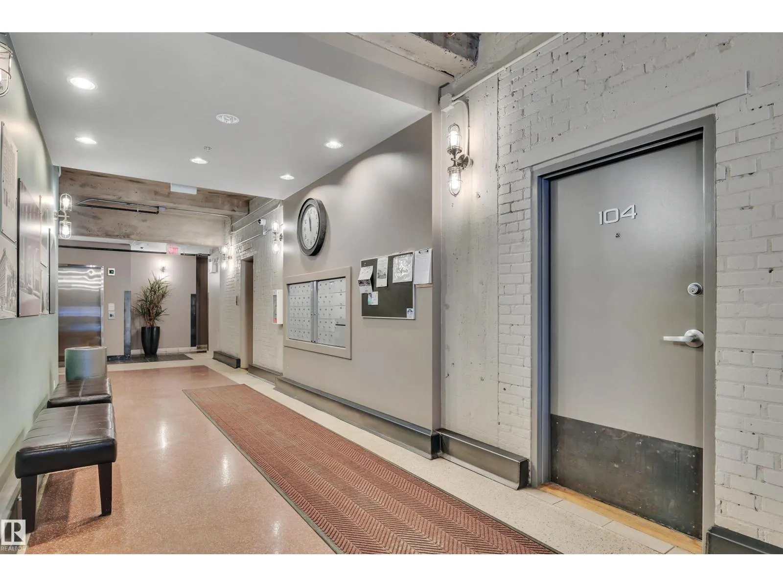 #102 10169 104 ST NW