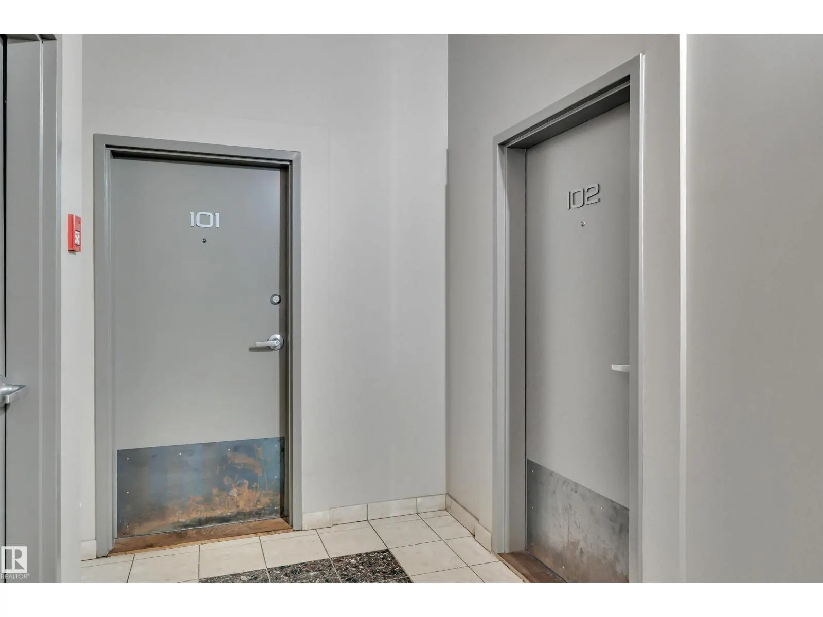 #102 10169 104 ST NW