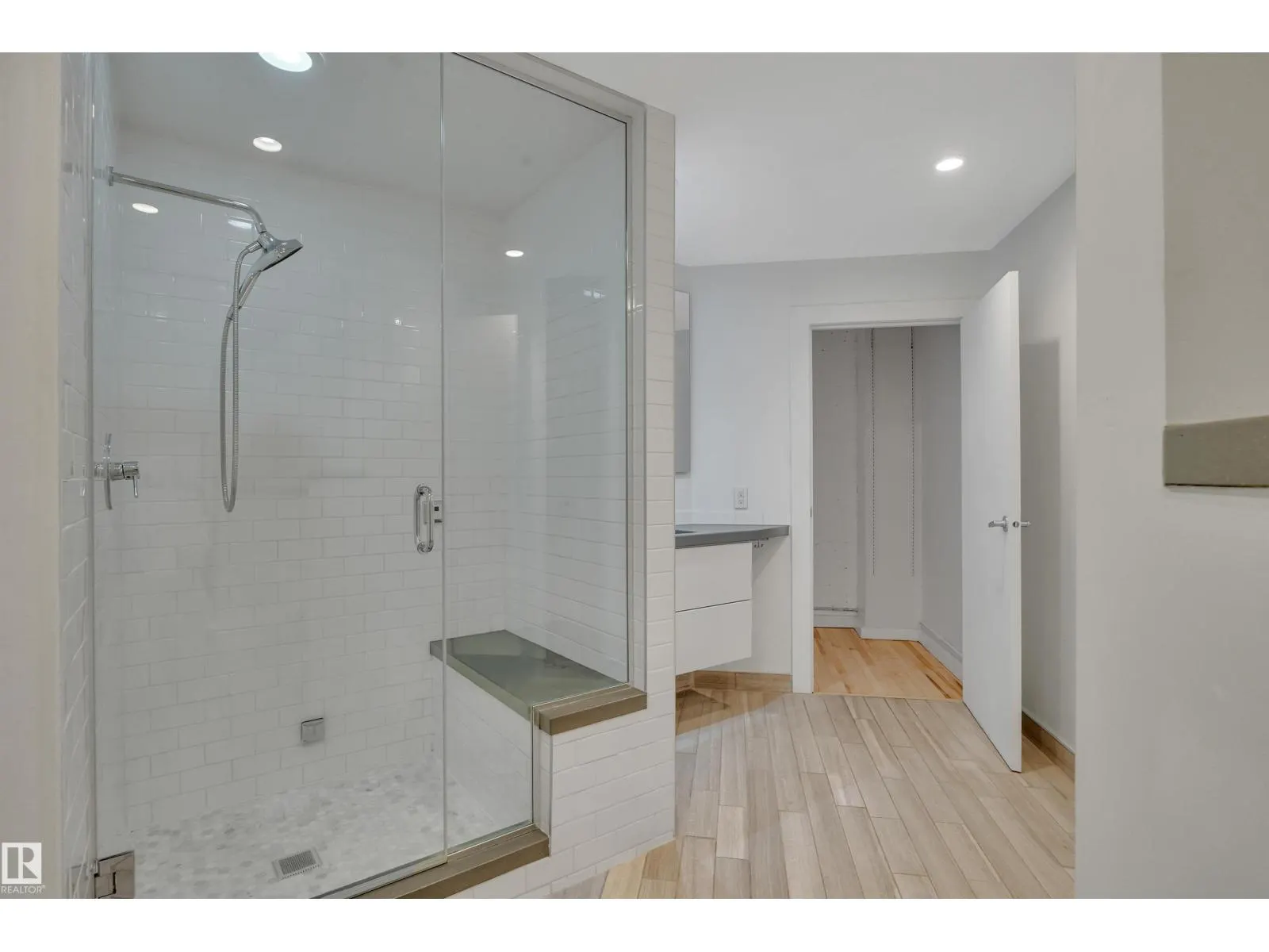 #102 10169 104 ST NW