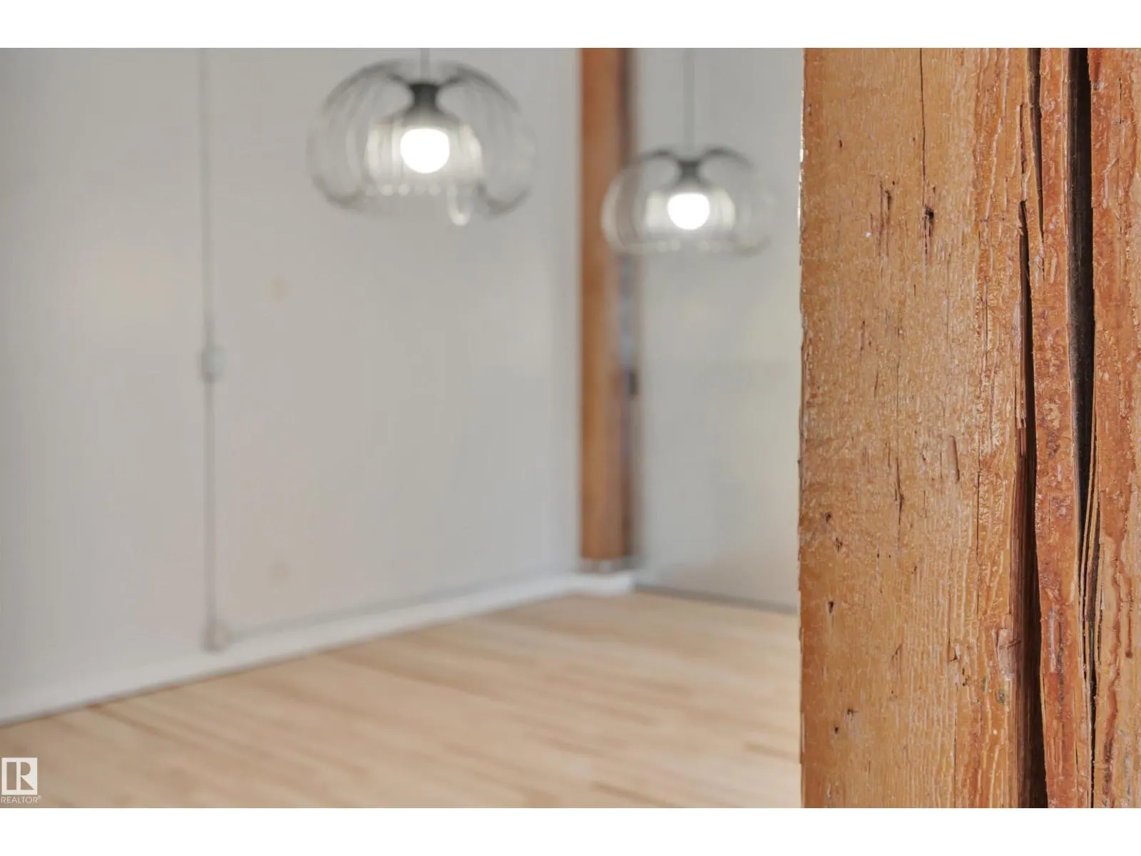 #102 10169 104 ST NW