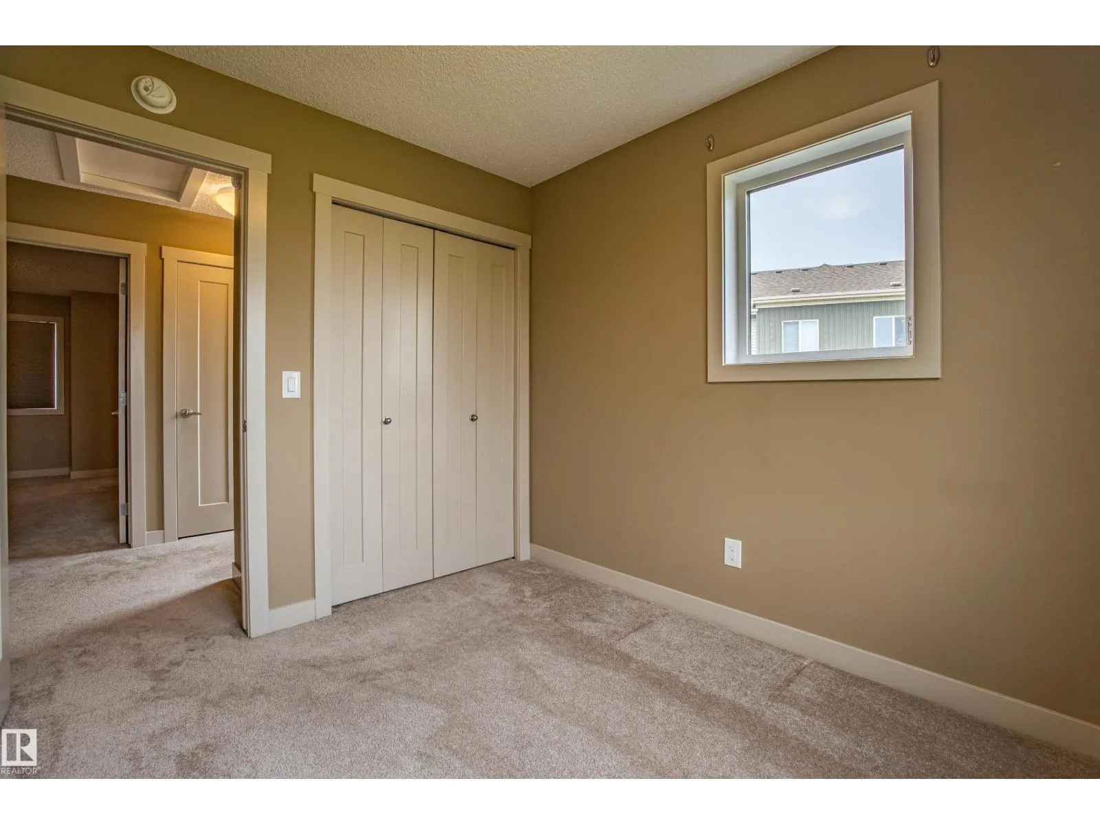 #32 2121 HADDOW DR NW
