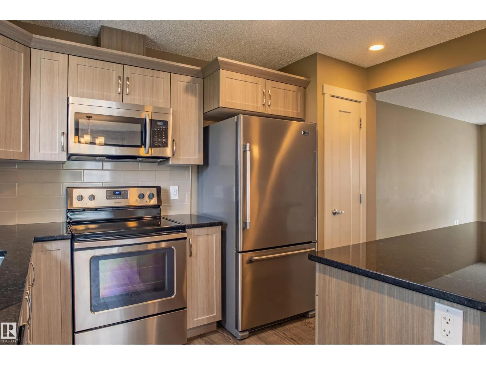 #32 2121 HADDOW DR NW