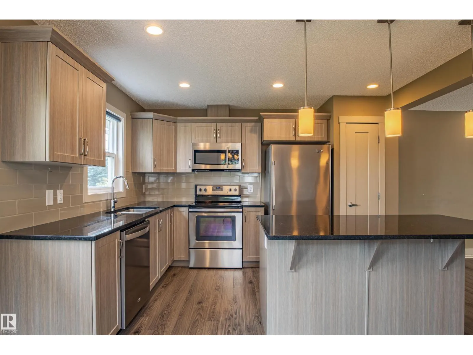 #32 2121 HADDOW DR NW