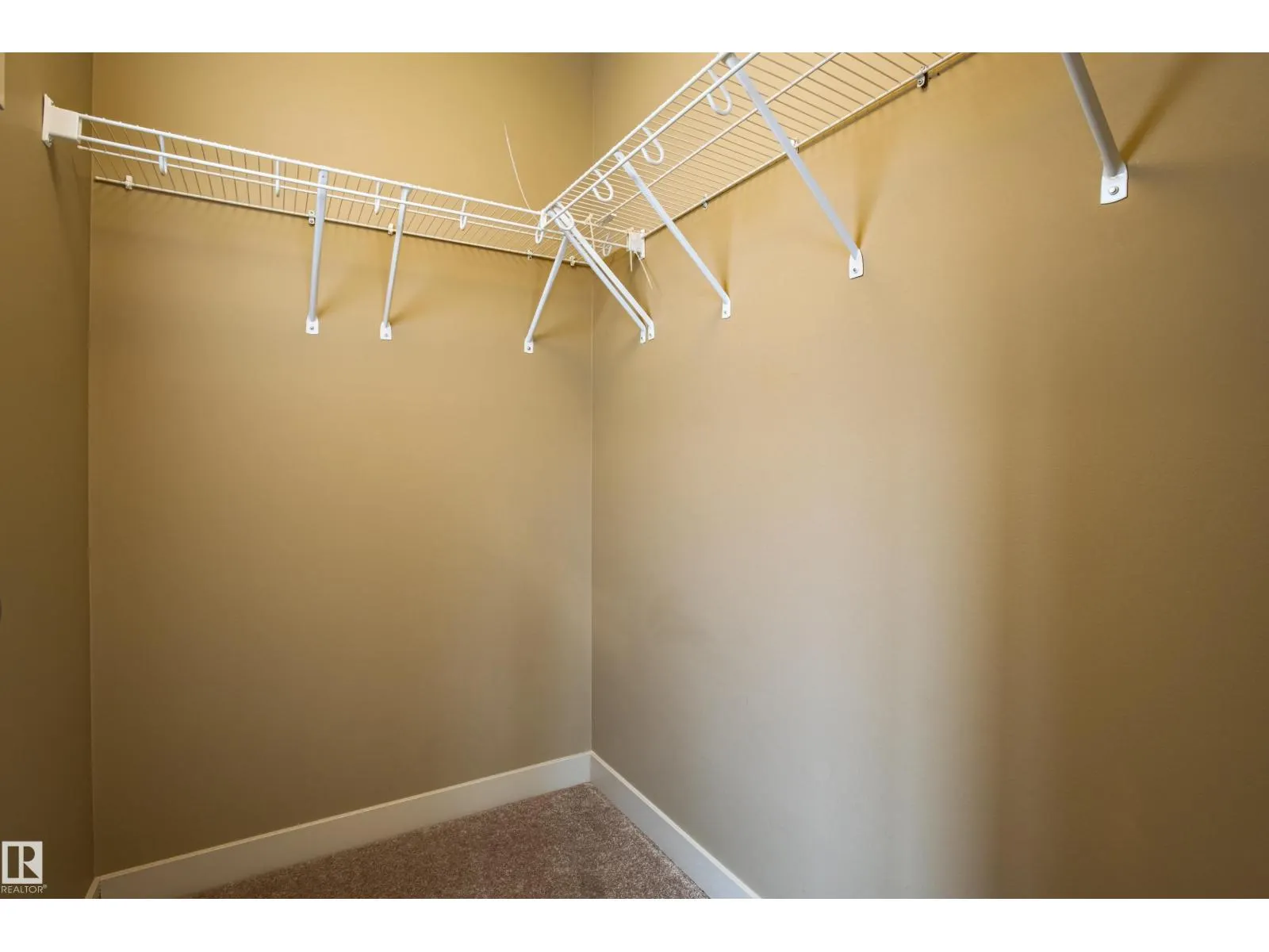 #32 2121 HADDOW DR NW