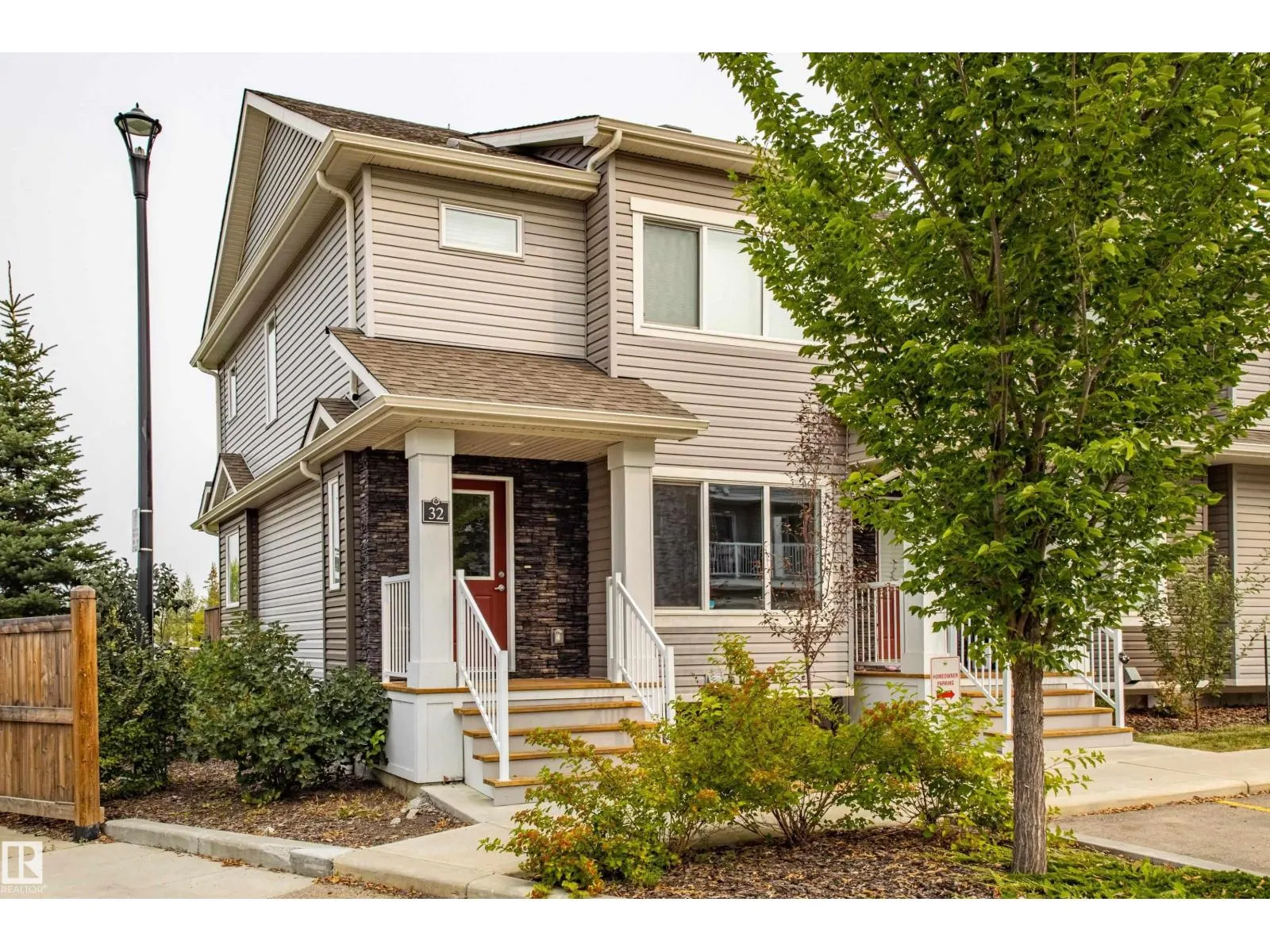 #32 2121 HADDOW DR NW