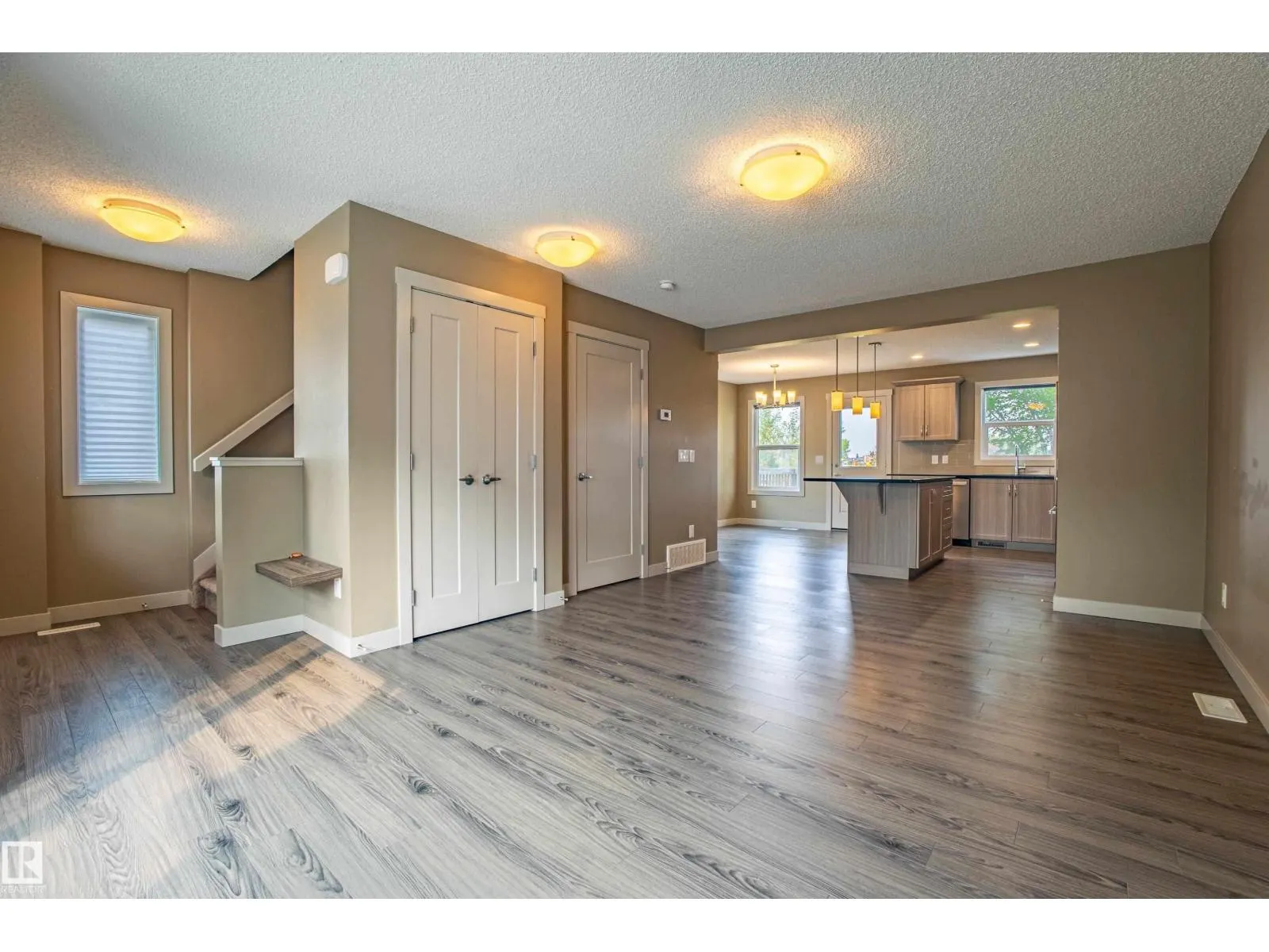 #32 2121 HADDOW DR NW
