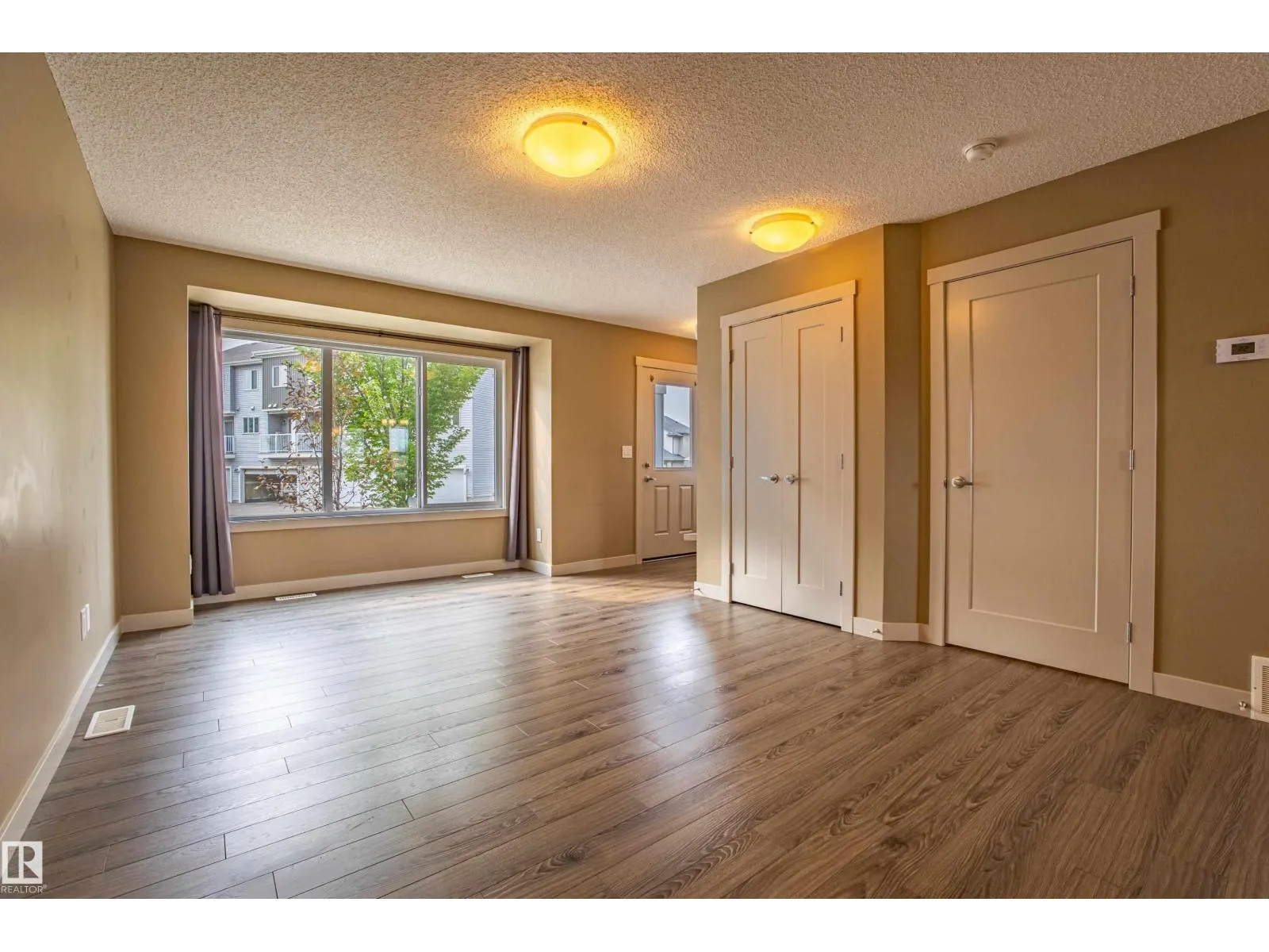 #32 2121 HADDOW DR NW
