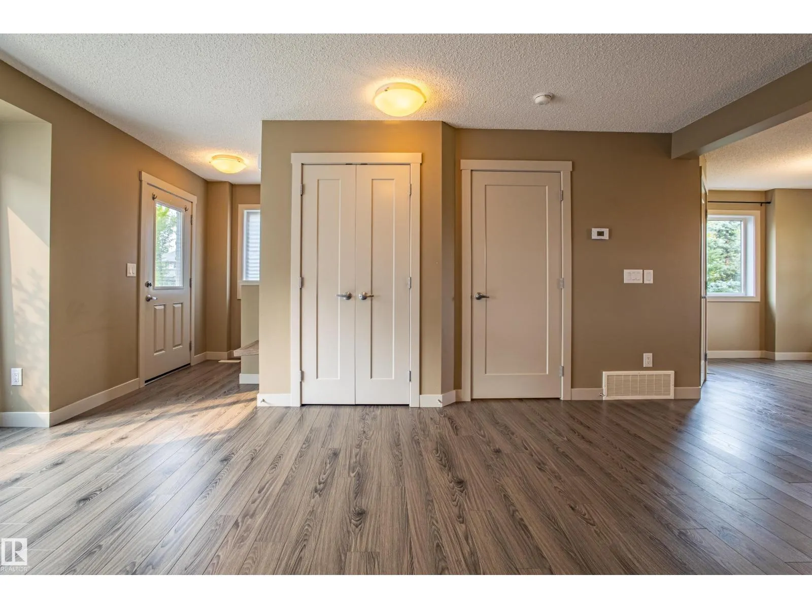 #32 2121 HADDOW DR NW