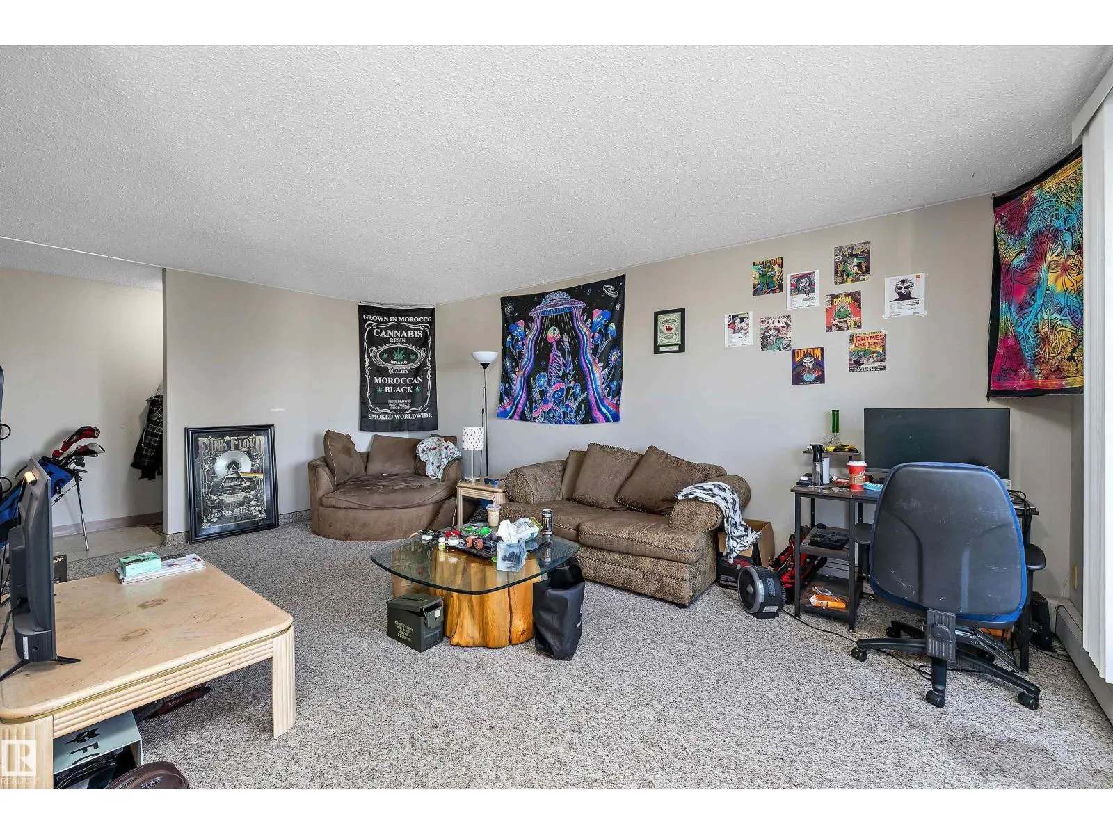 #401 4608 52 AV