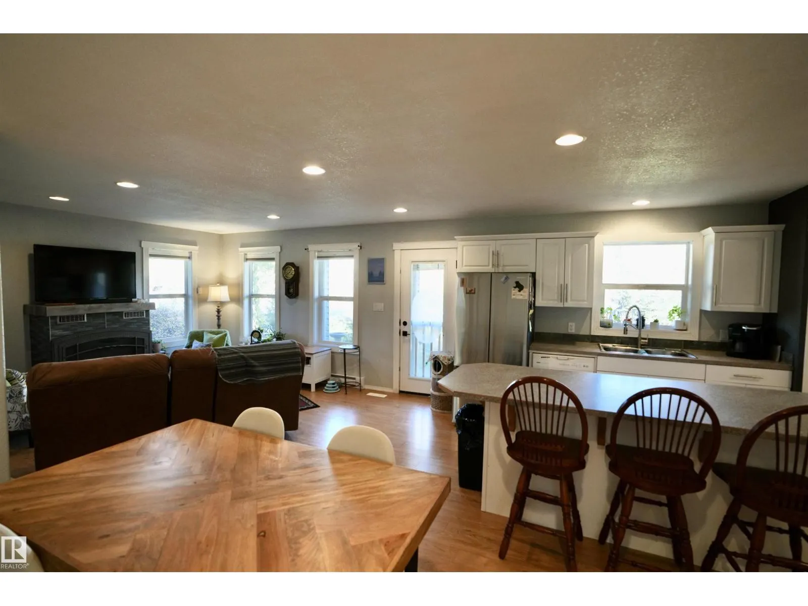 136, 11124 TWP RD 595