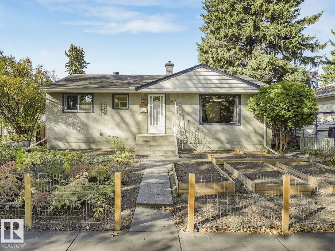 9534 81 ST NW