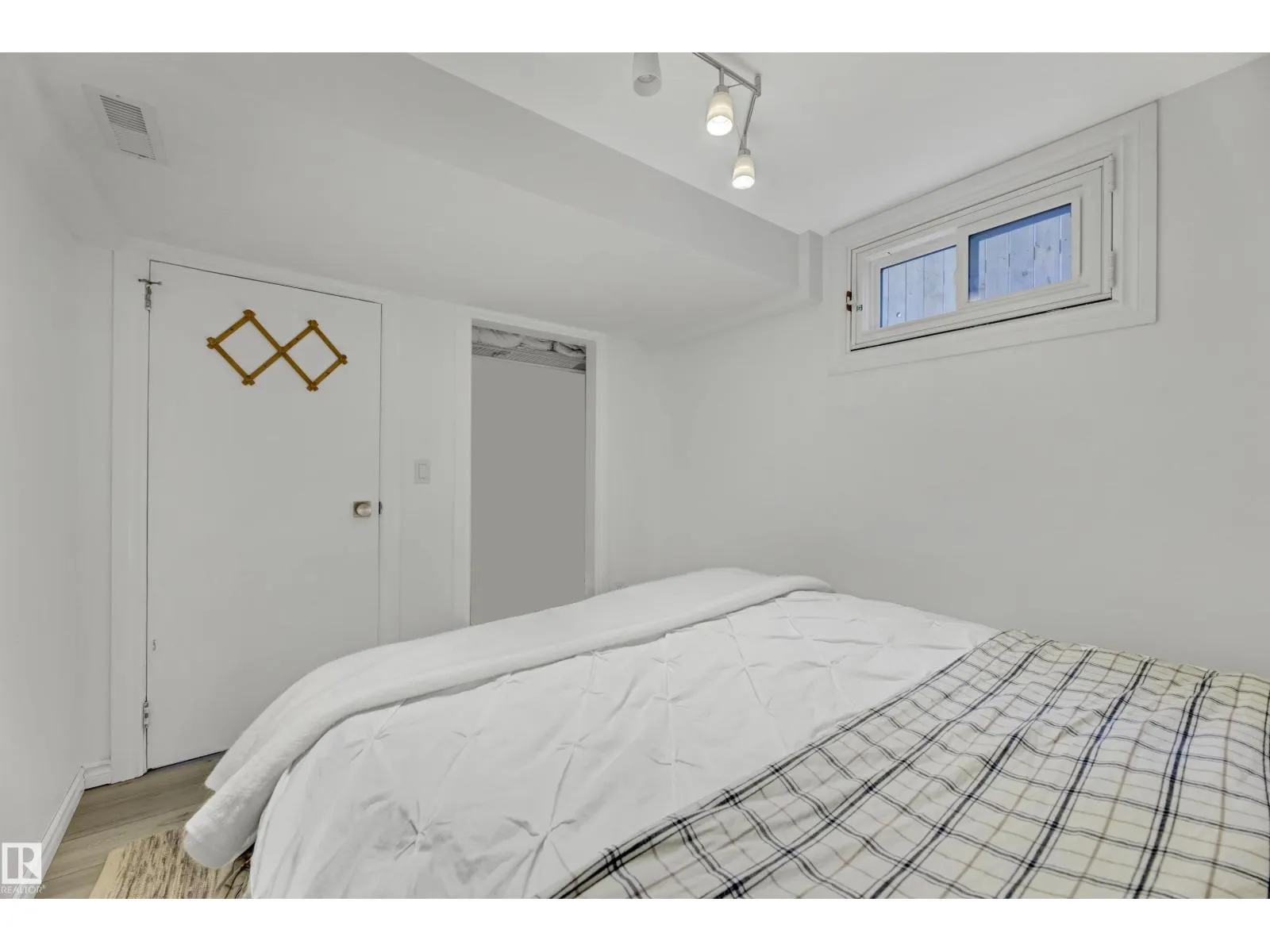9115 79 ST NW