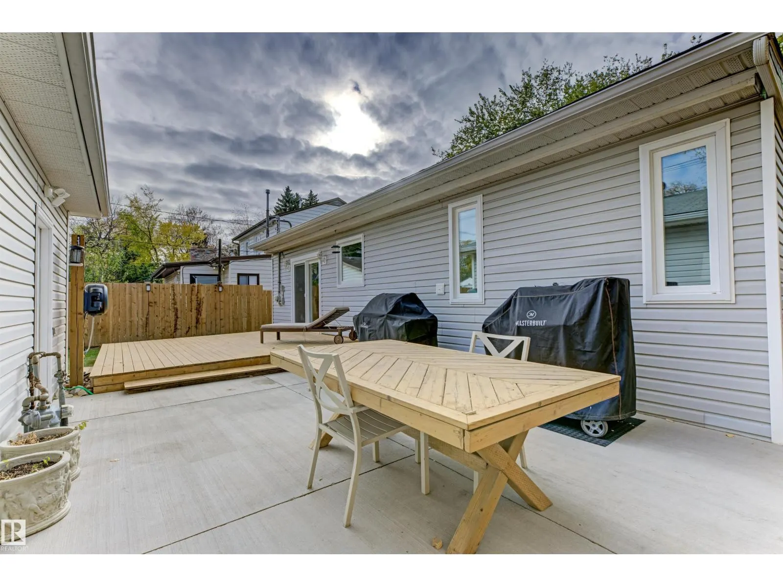 9115 79 ST NW