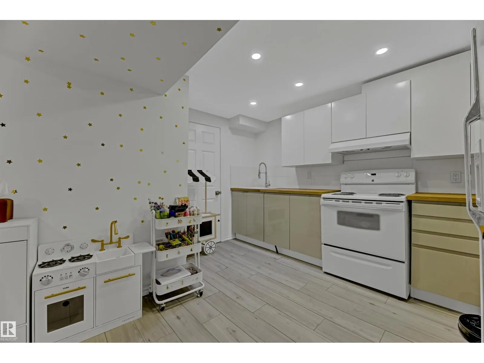 9115 79 ST NW
