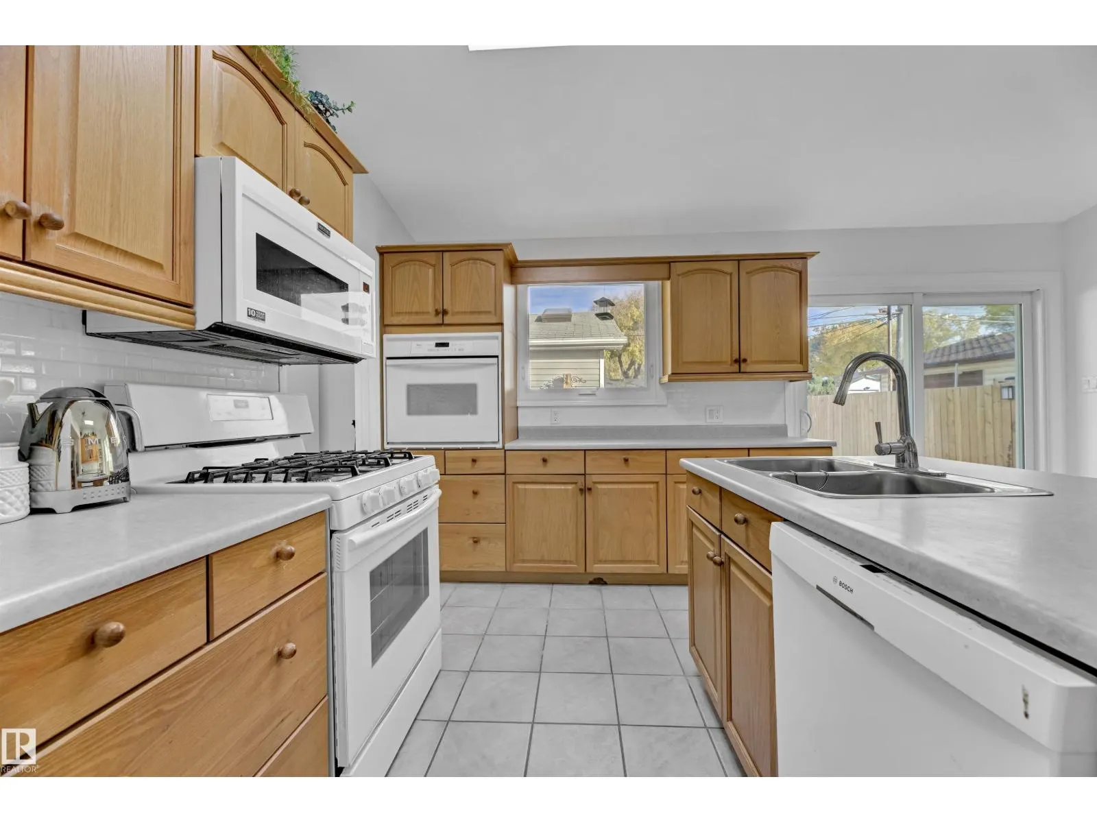 9115 79 ST NW