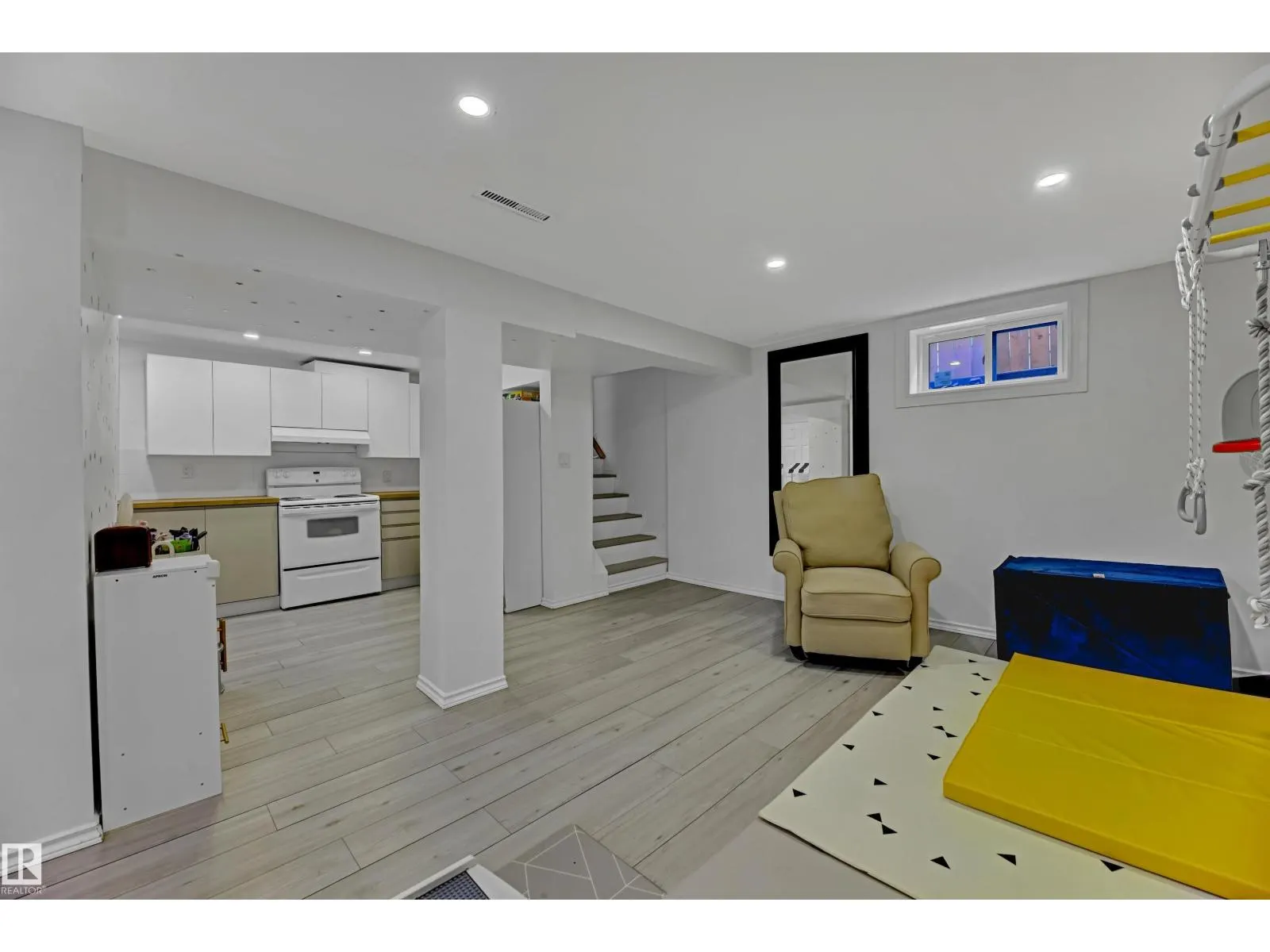9115 79 ST NW