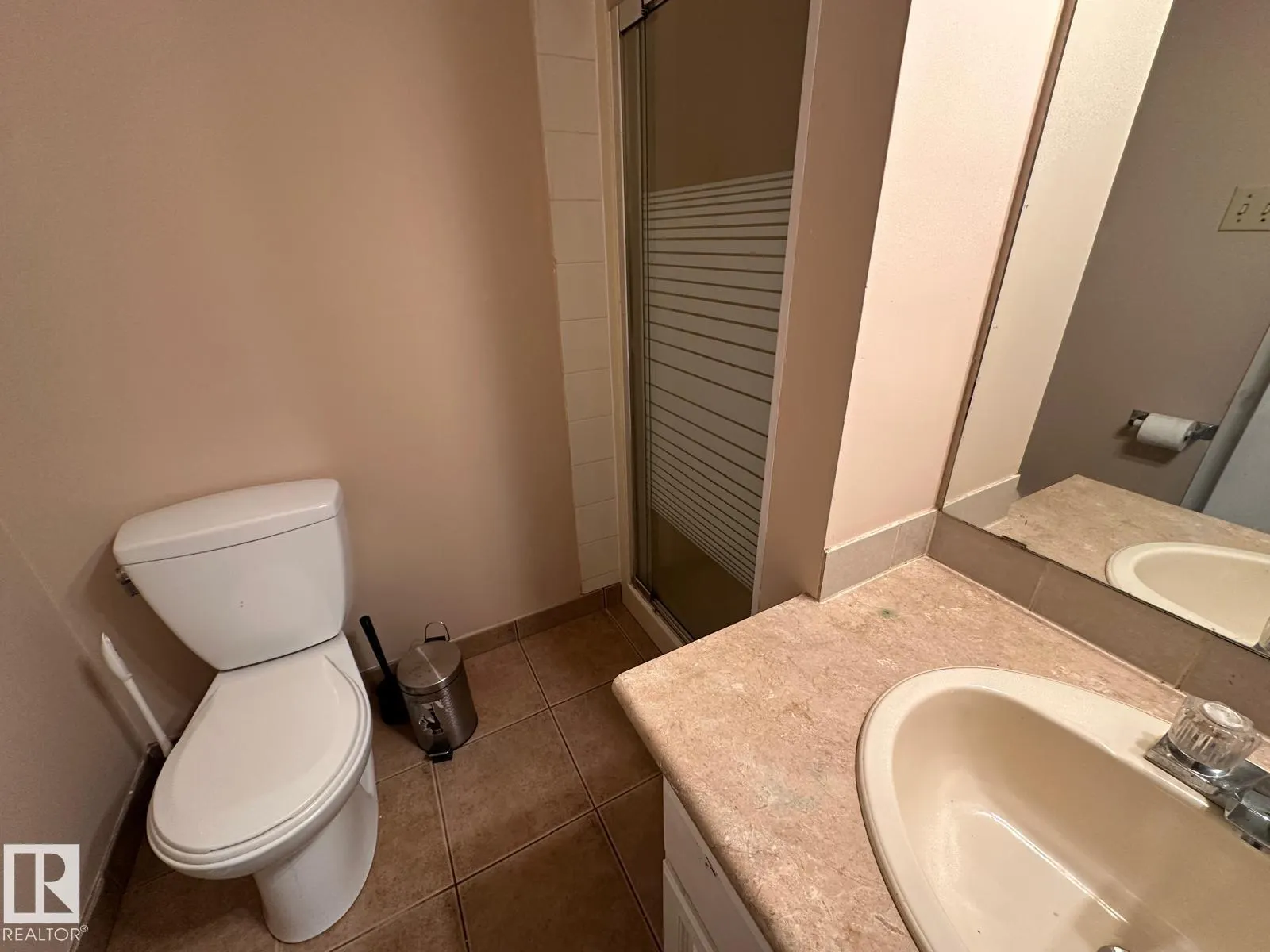 2807 35 ST NW