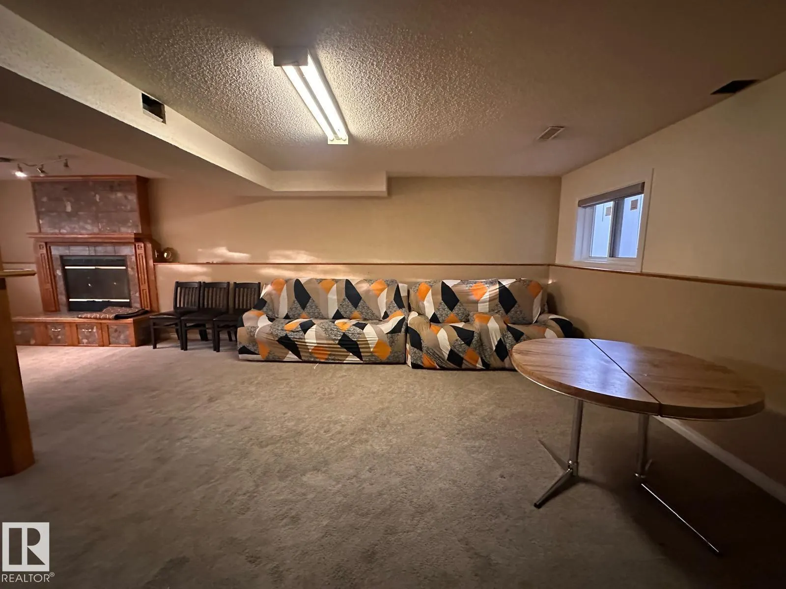 2807 35 ST NW