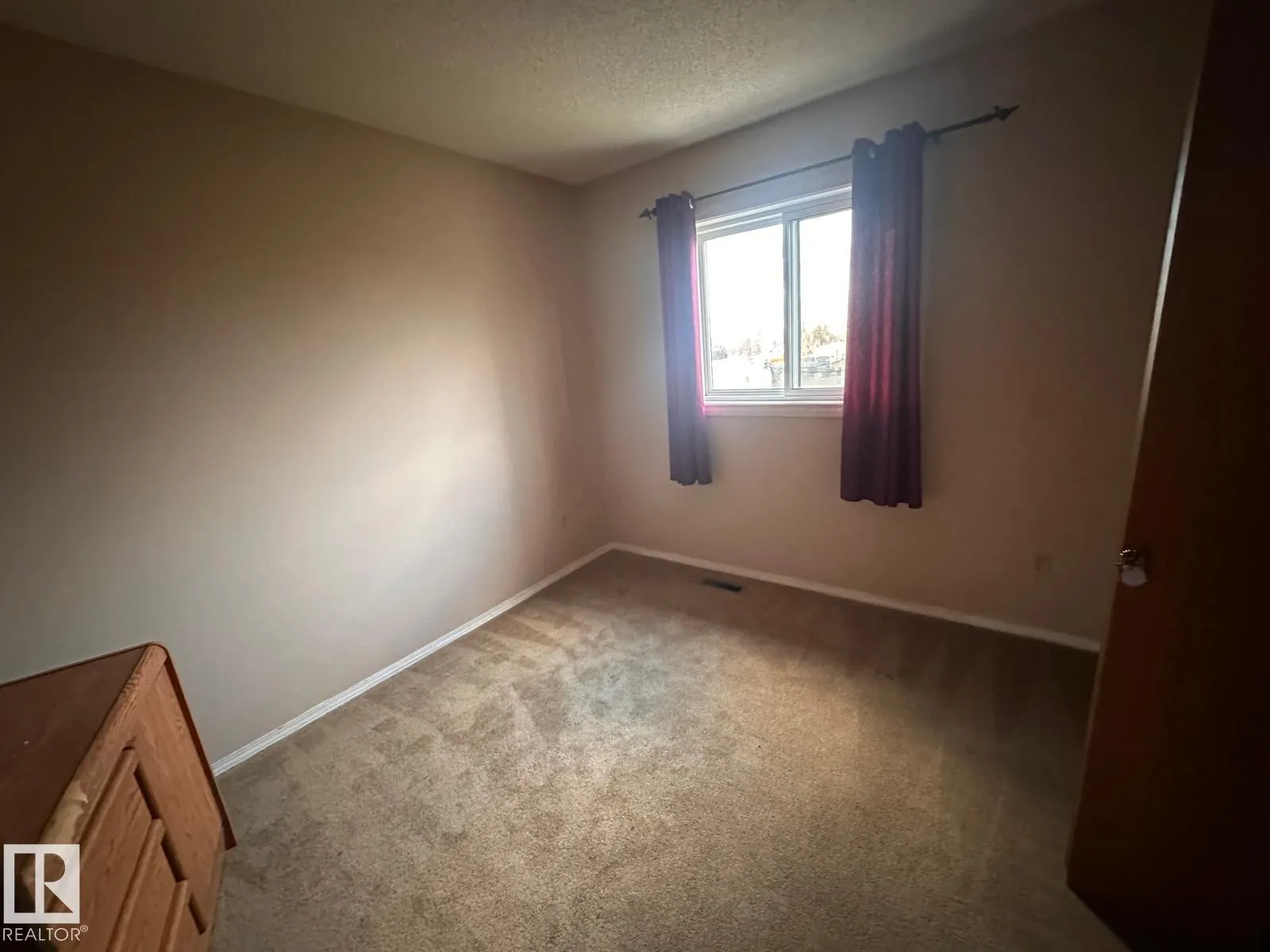 2807 35 ST NW
