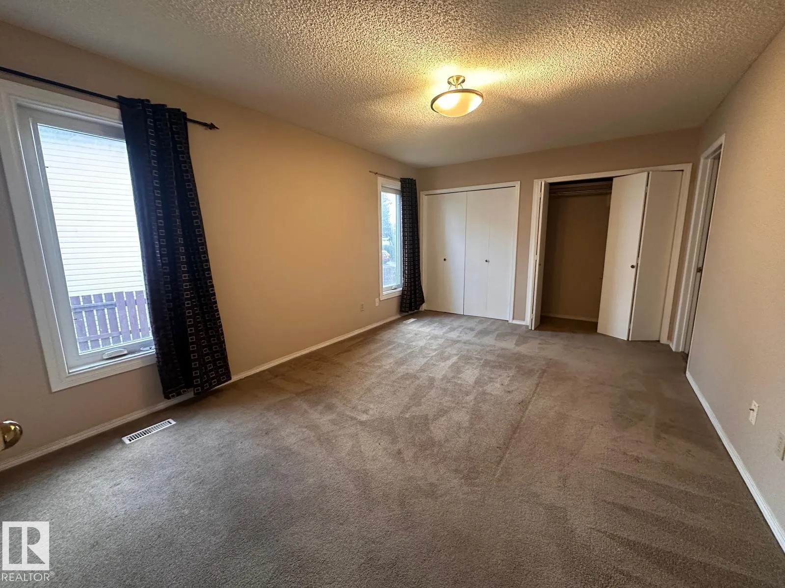 2807 35 ST NW