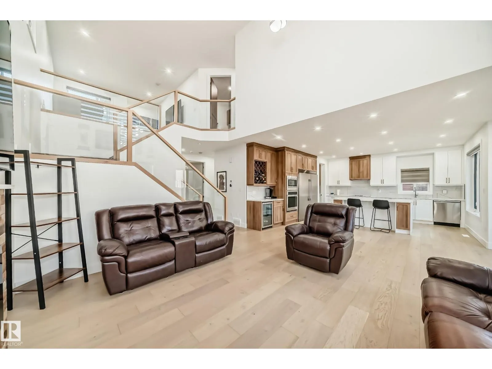 42 Elwyck Gate