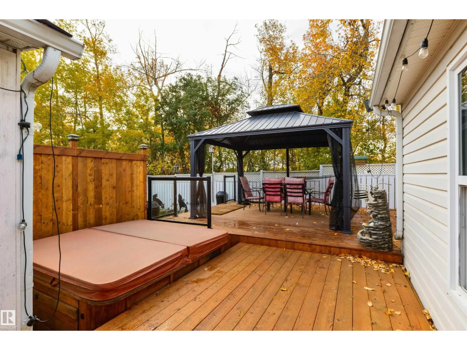 2809 Lakeside Cres NW NW