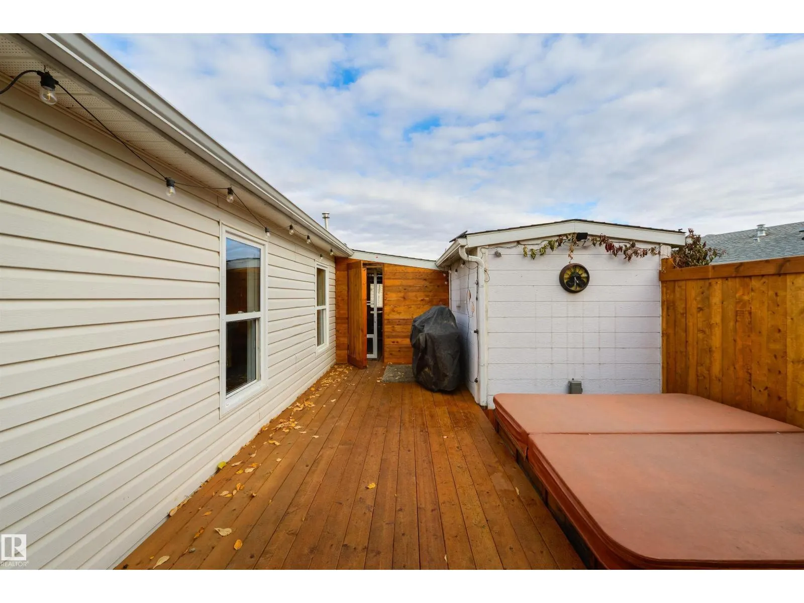 2809 Lakeside Cres NW NW