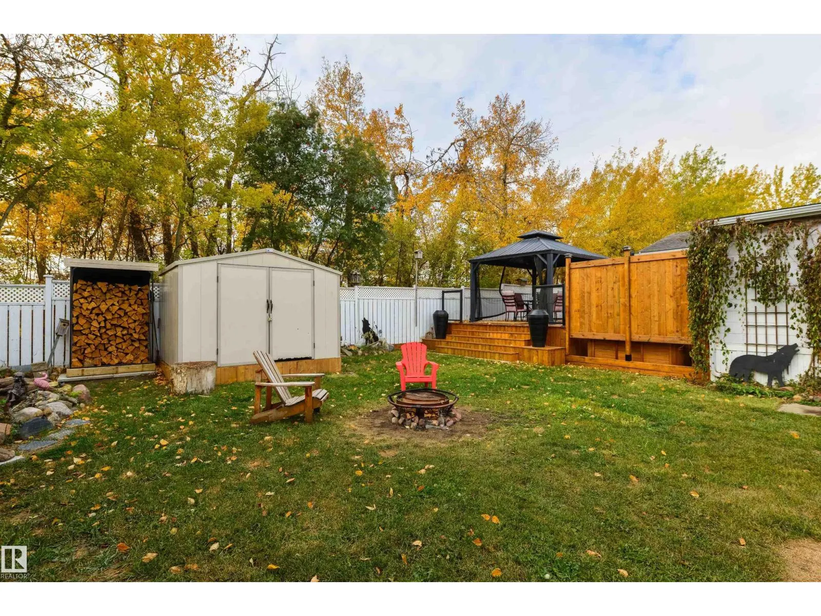 2809 Lakeside Cres NW NW
