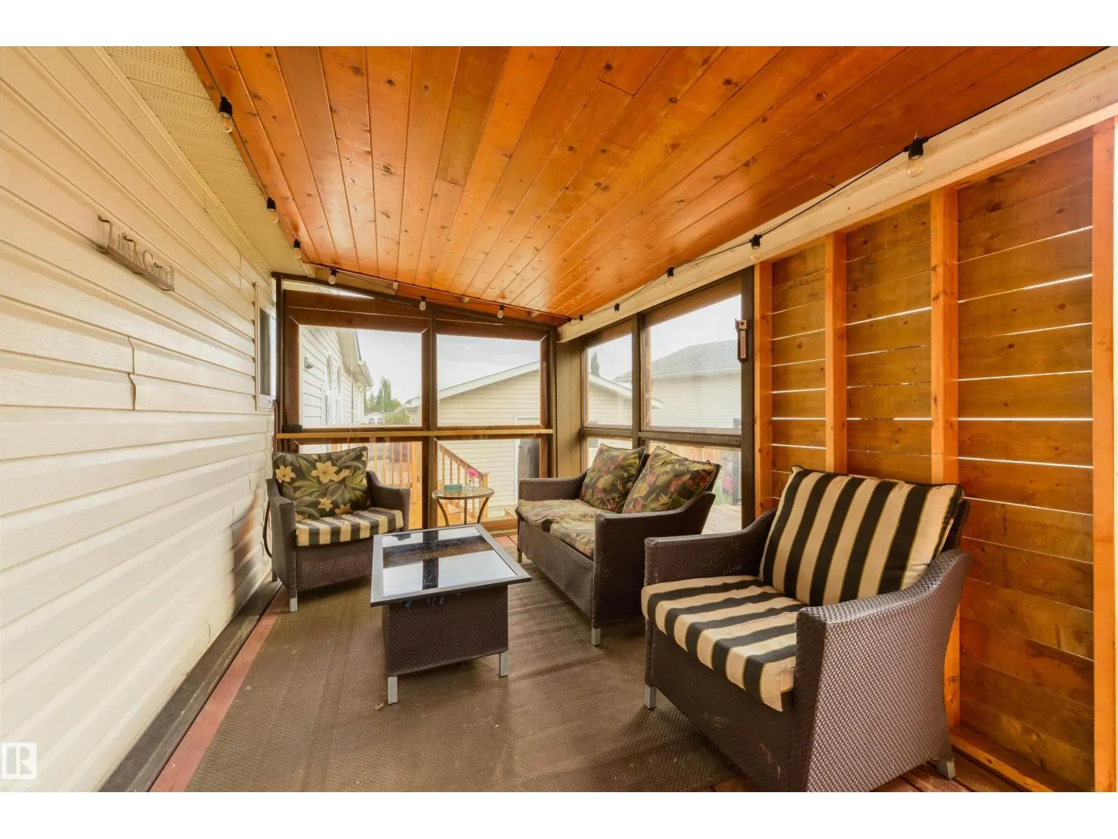 2809 Lakeside Cres NW NW