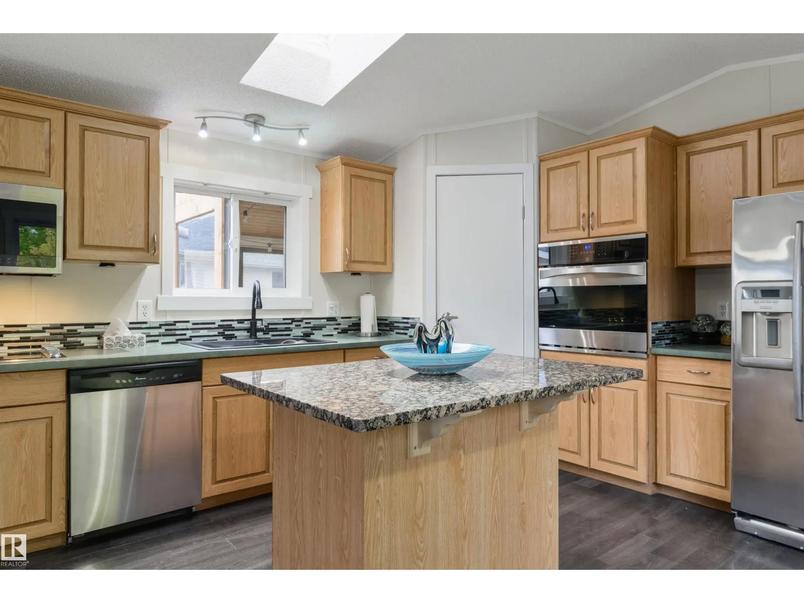 2809 Lakeside Cres NW NW