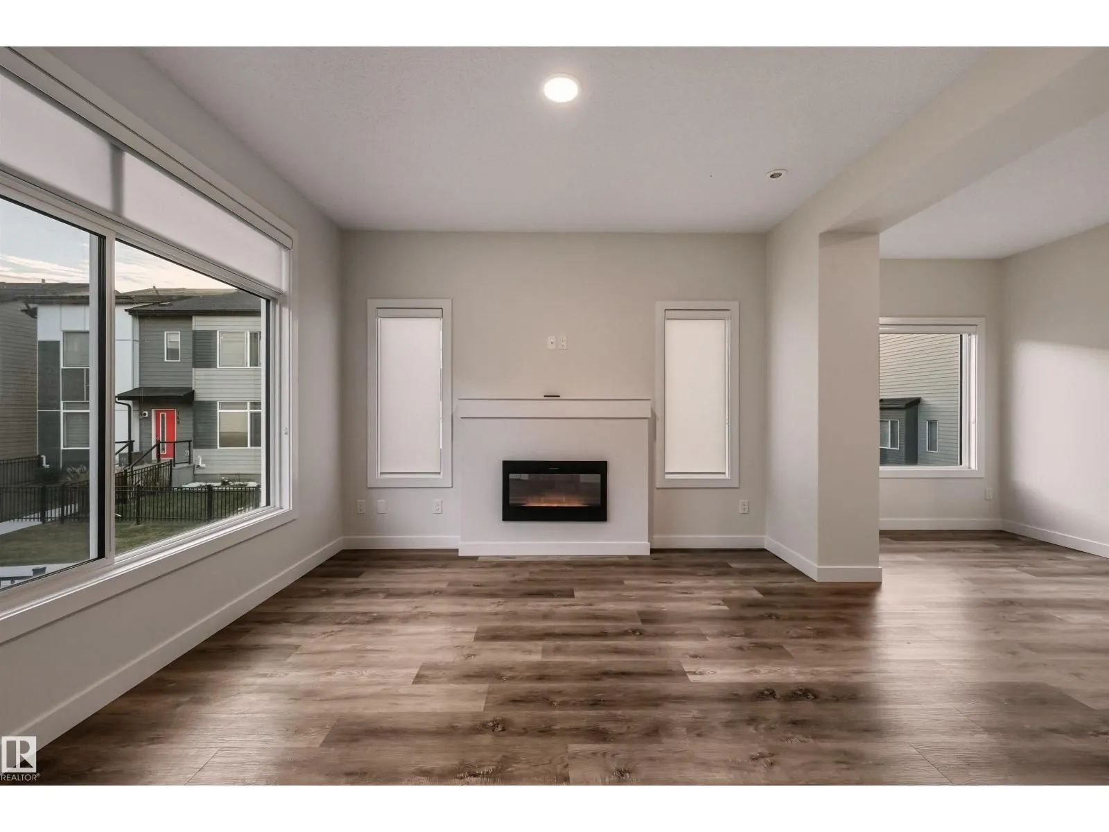 #52 804 WELSH DR SW