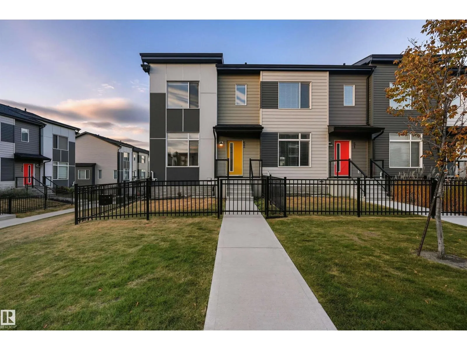 #52 804 WELSH DR SW
