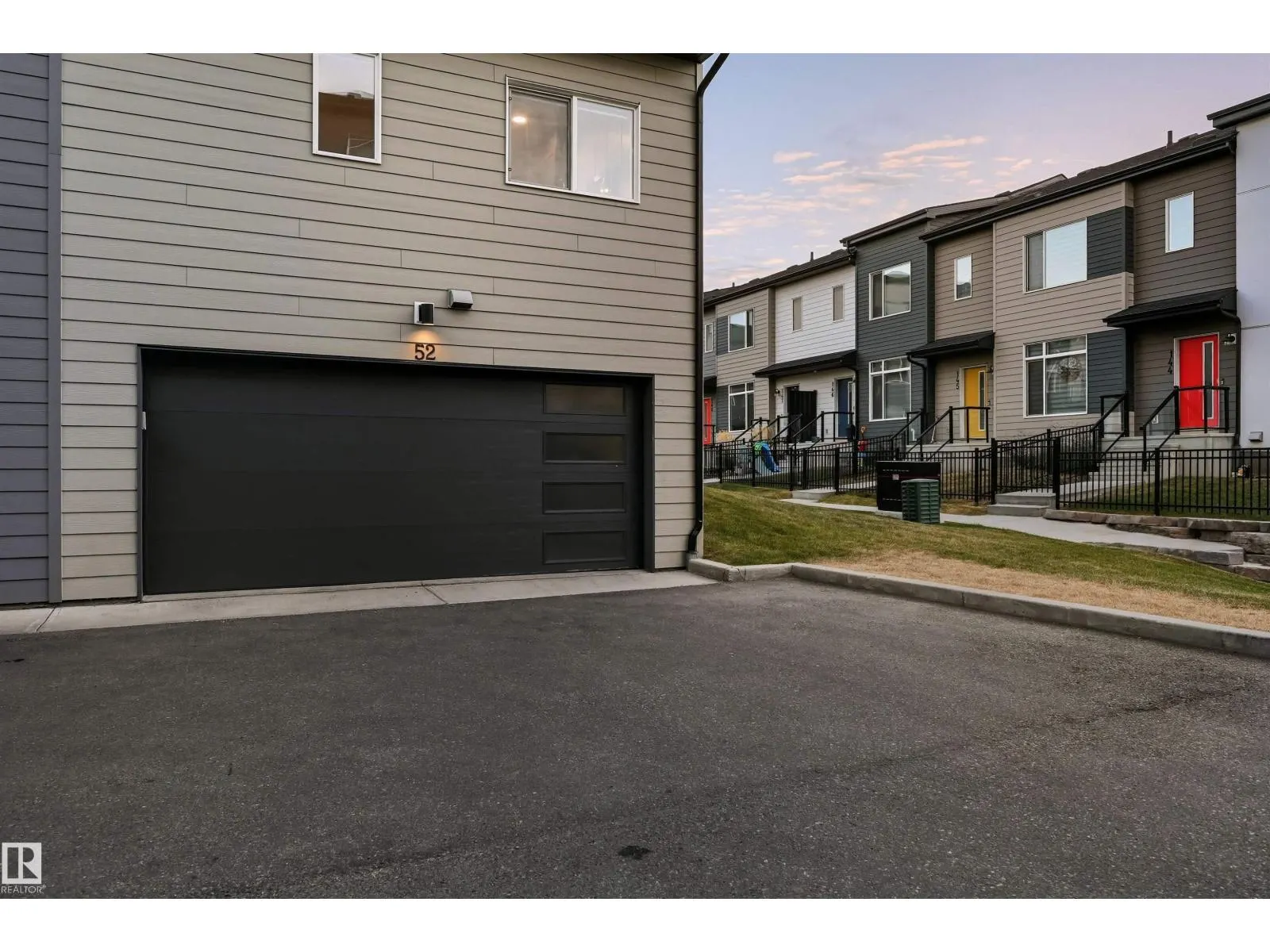 #52 804 WELSH DR SW