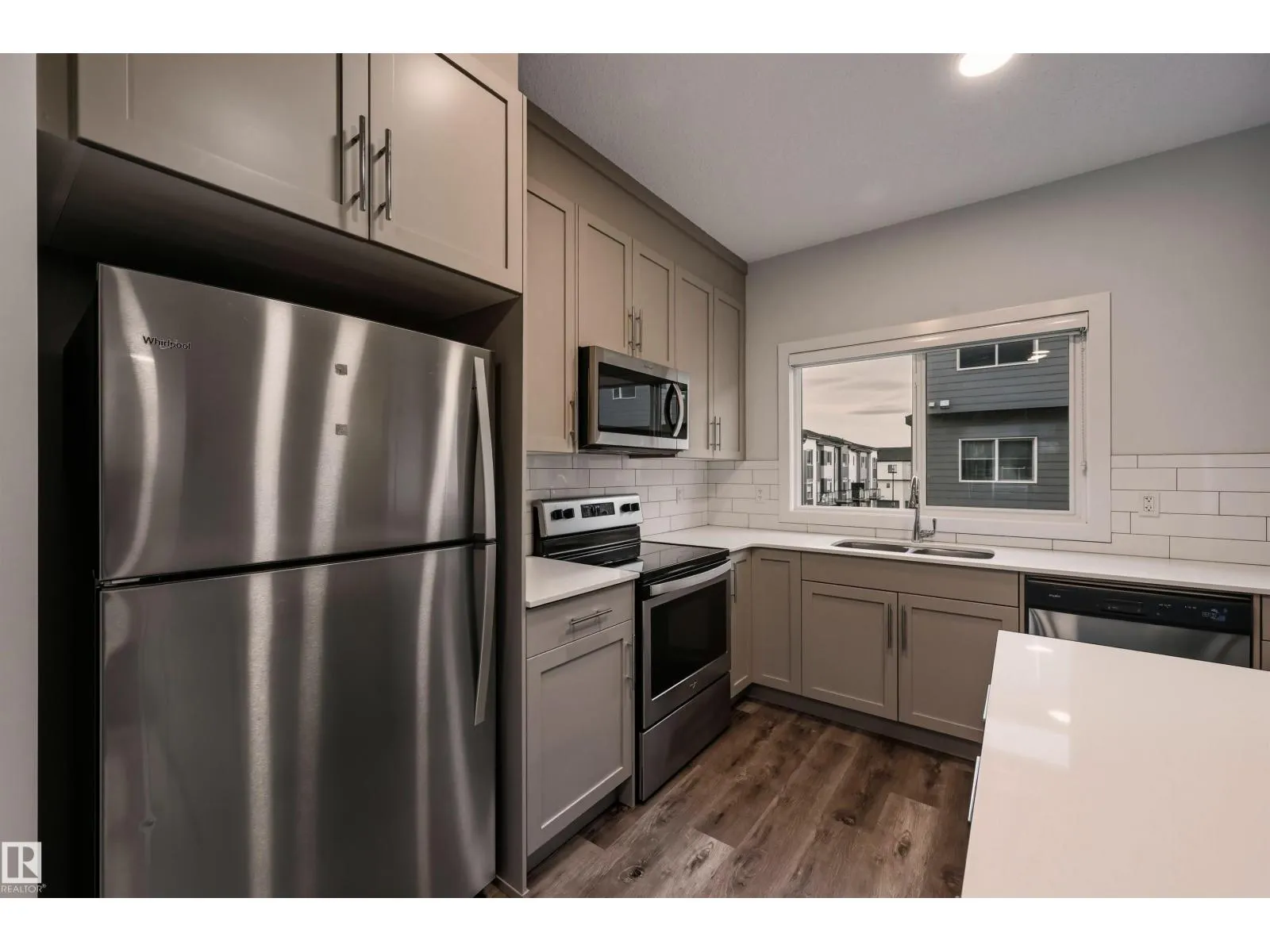 #52 804 WELSH DR SW