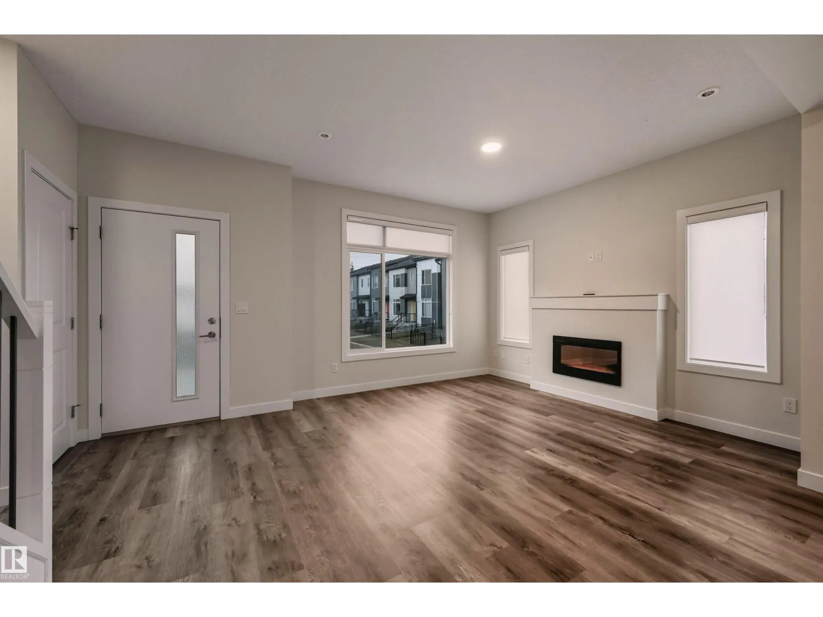#52 804 WELSH DR SW