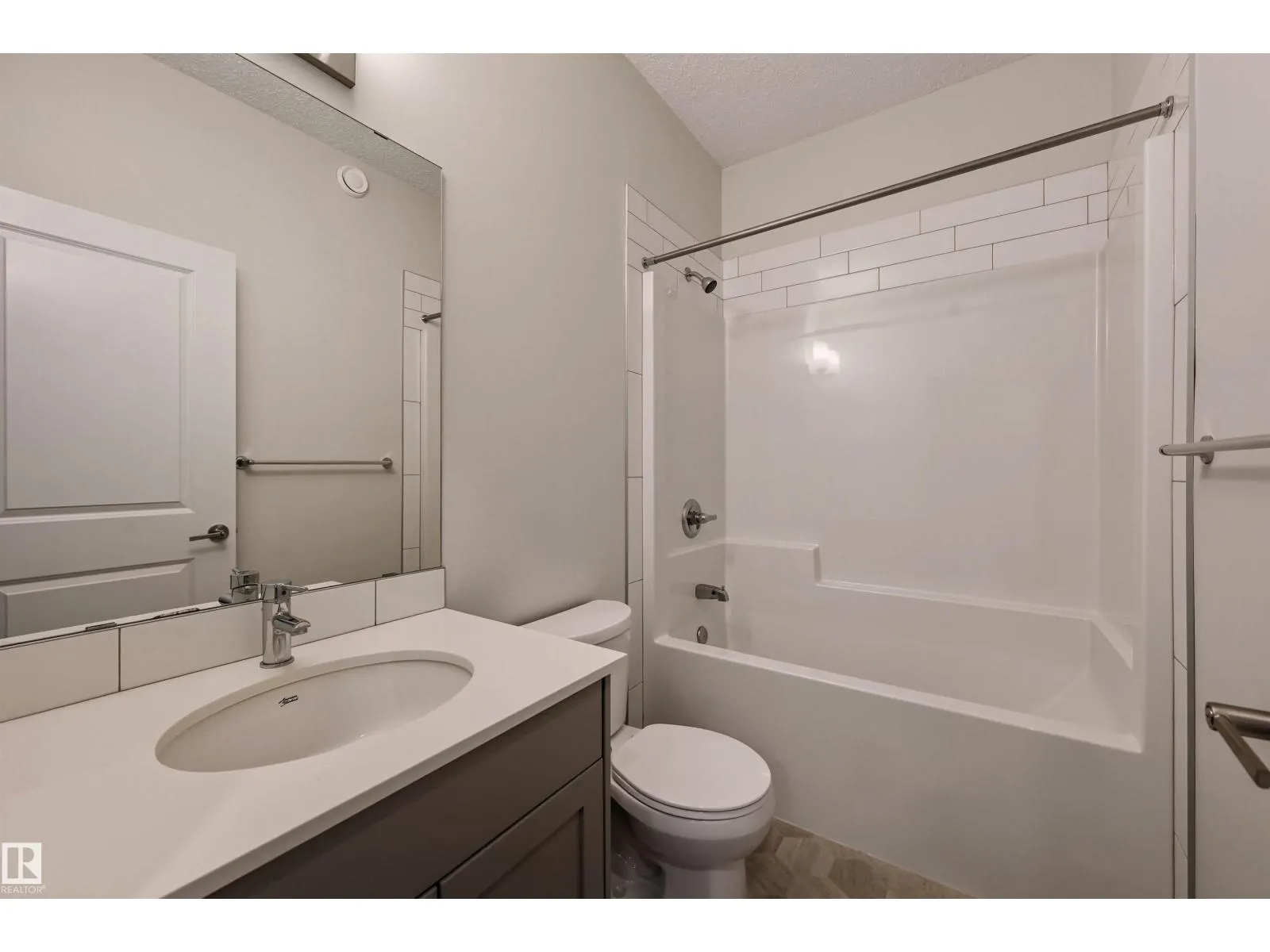 #52 804 WELSH DR SW