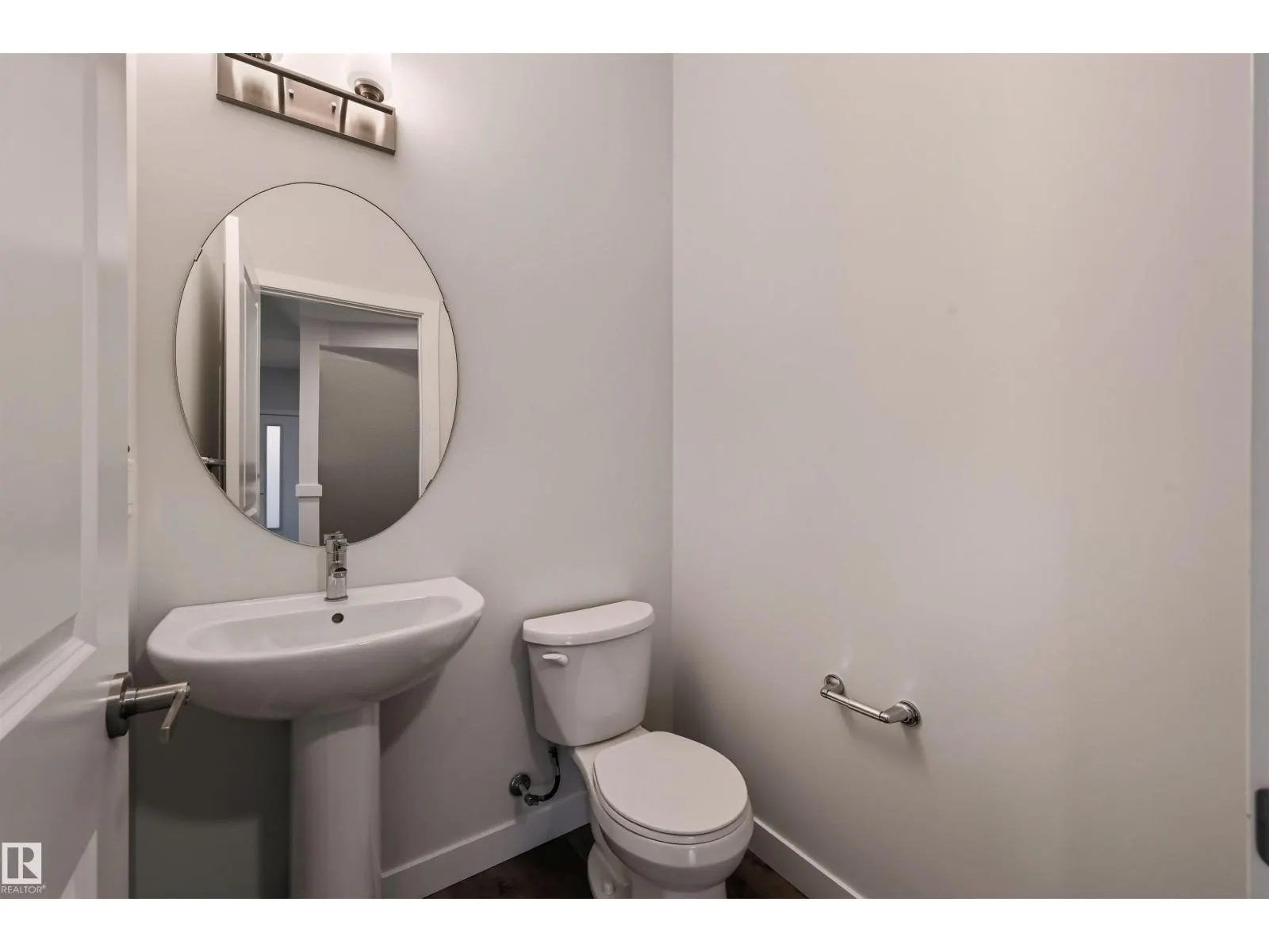 #52 804 WELSH DR SW