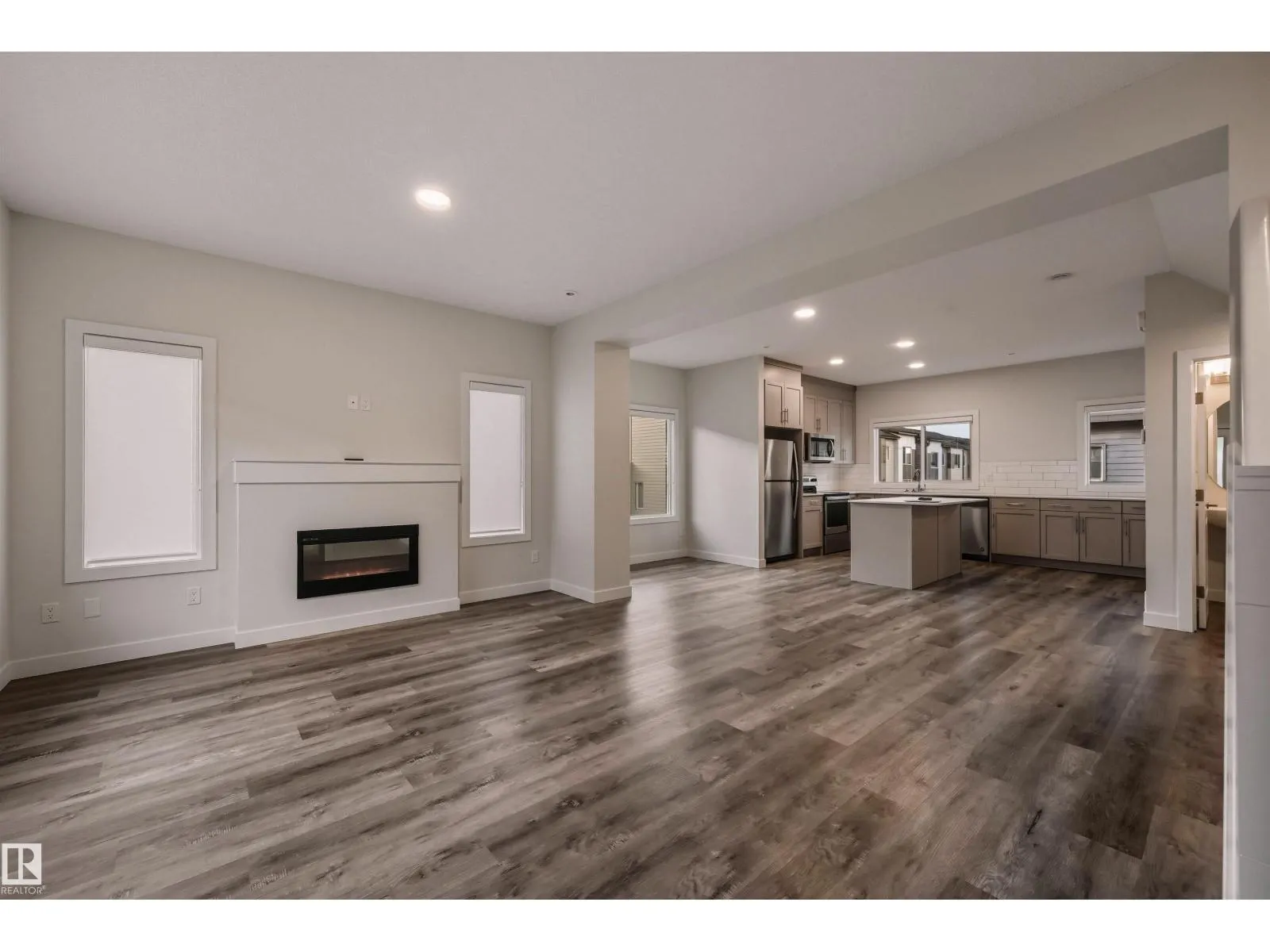 #52 804 WELSH DR SW