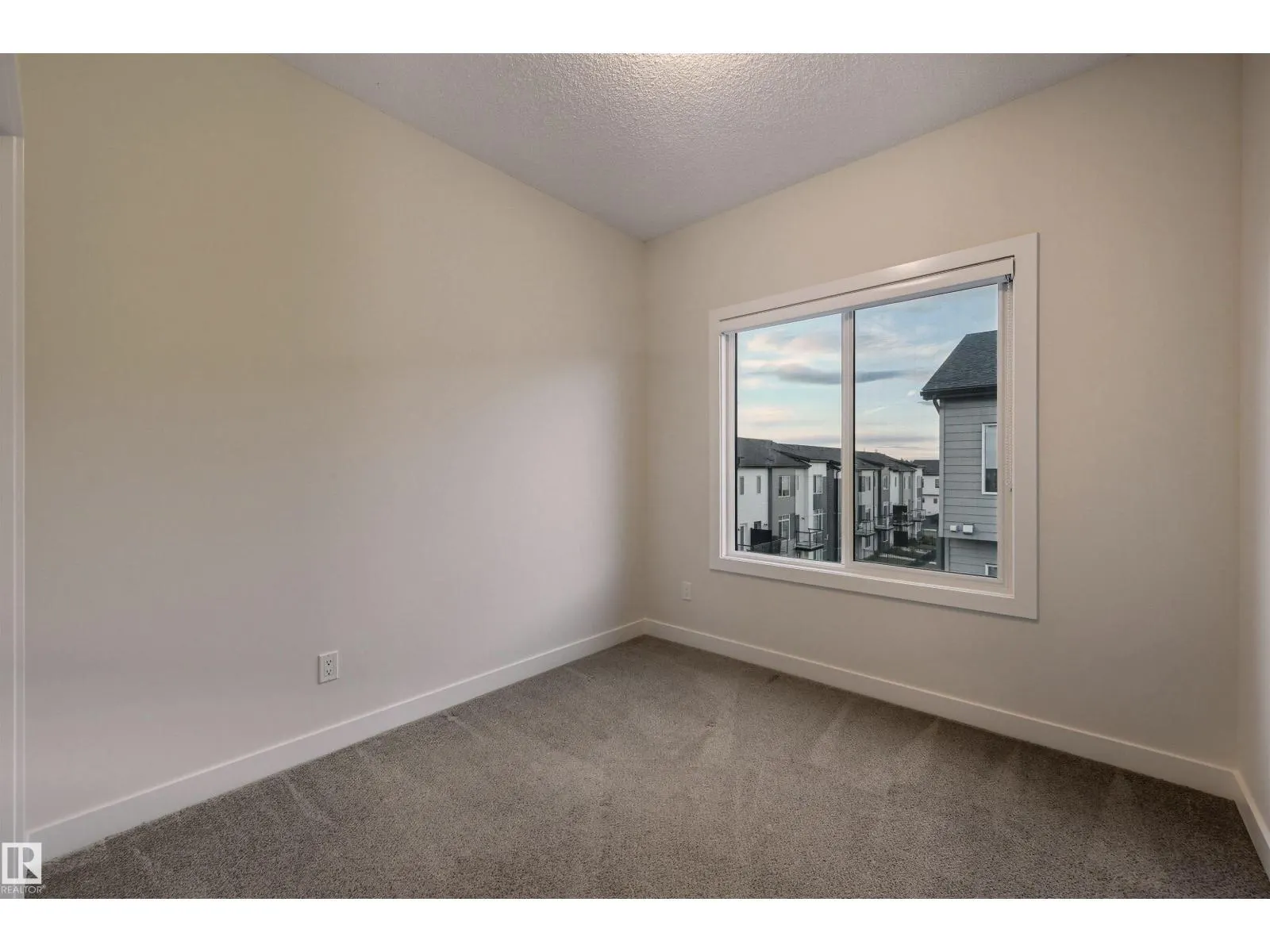#52 804 WELSH DR SW