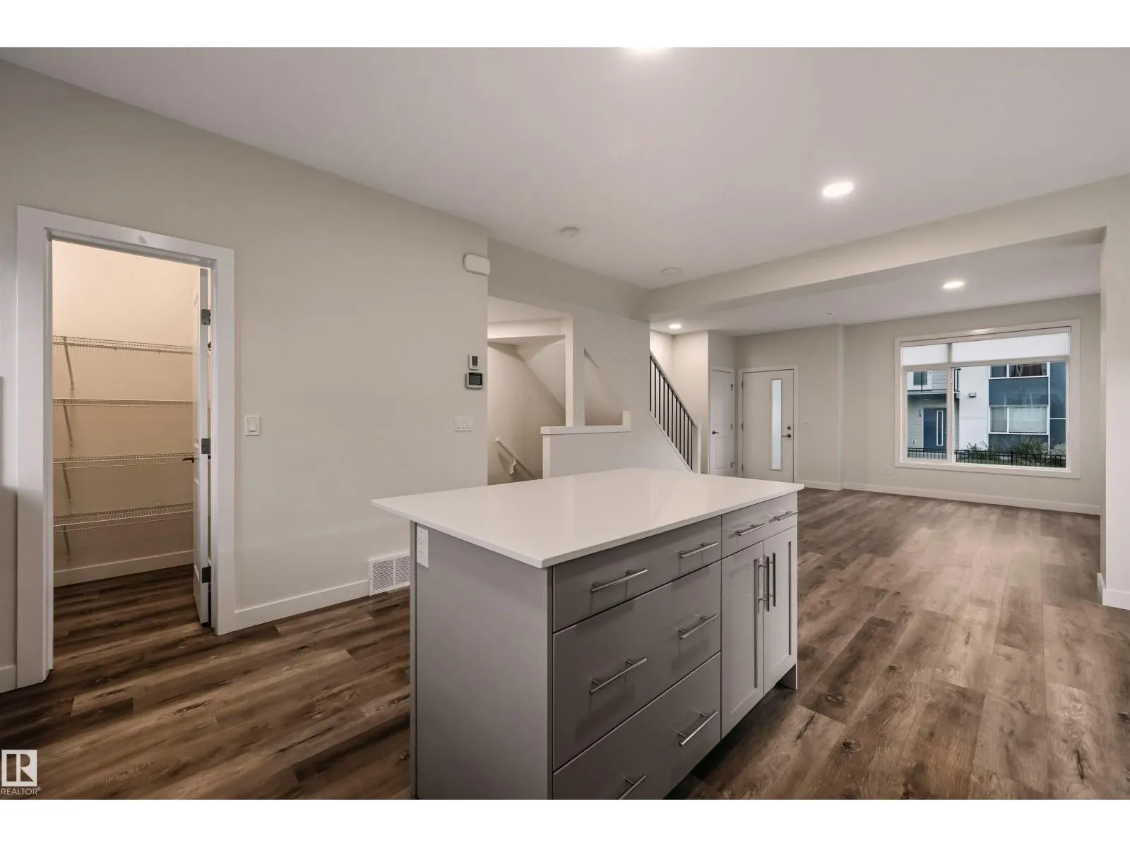 #52 804 WELSH DR SW