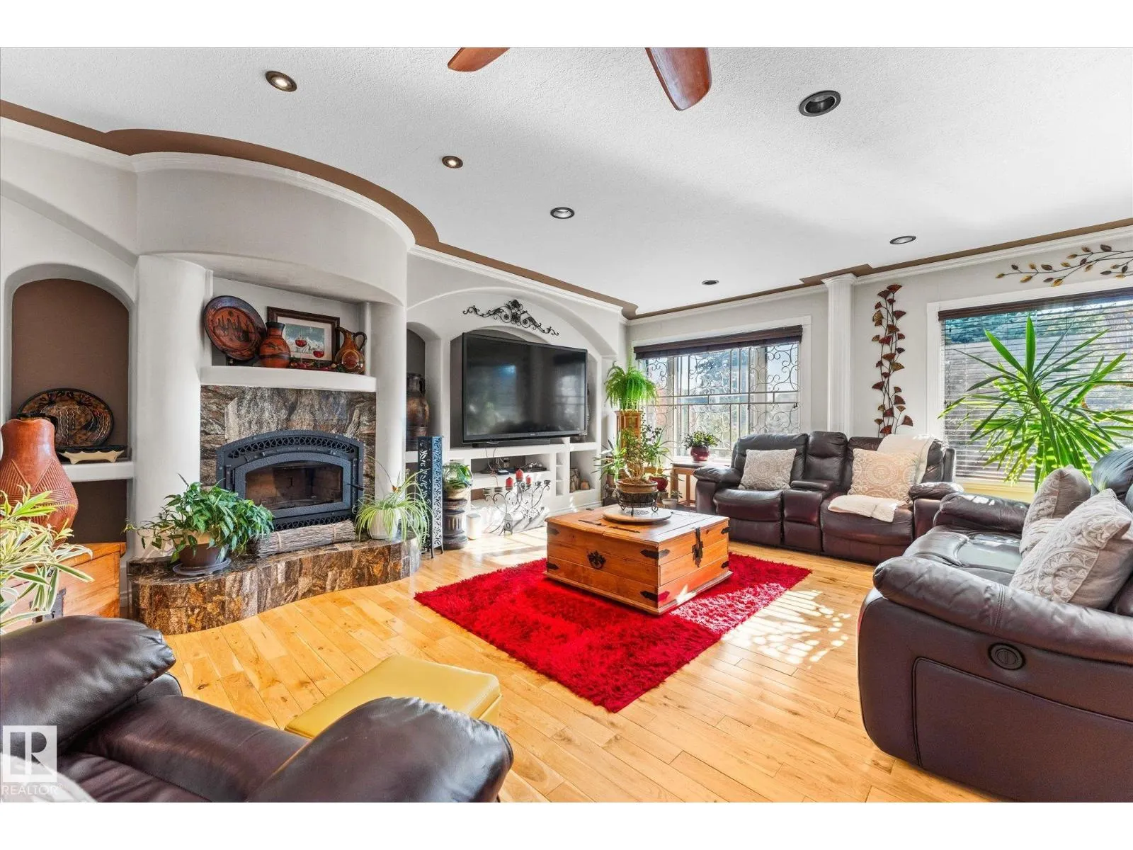 11124 110a AV NW