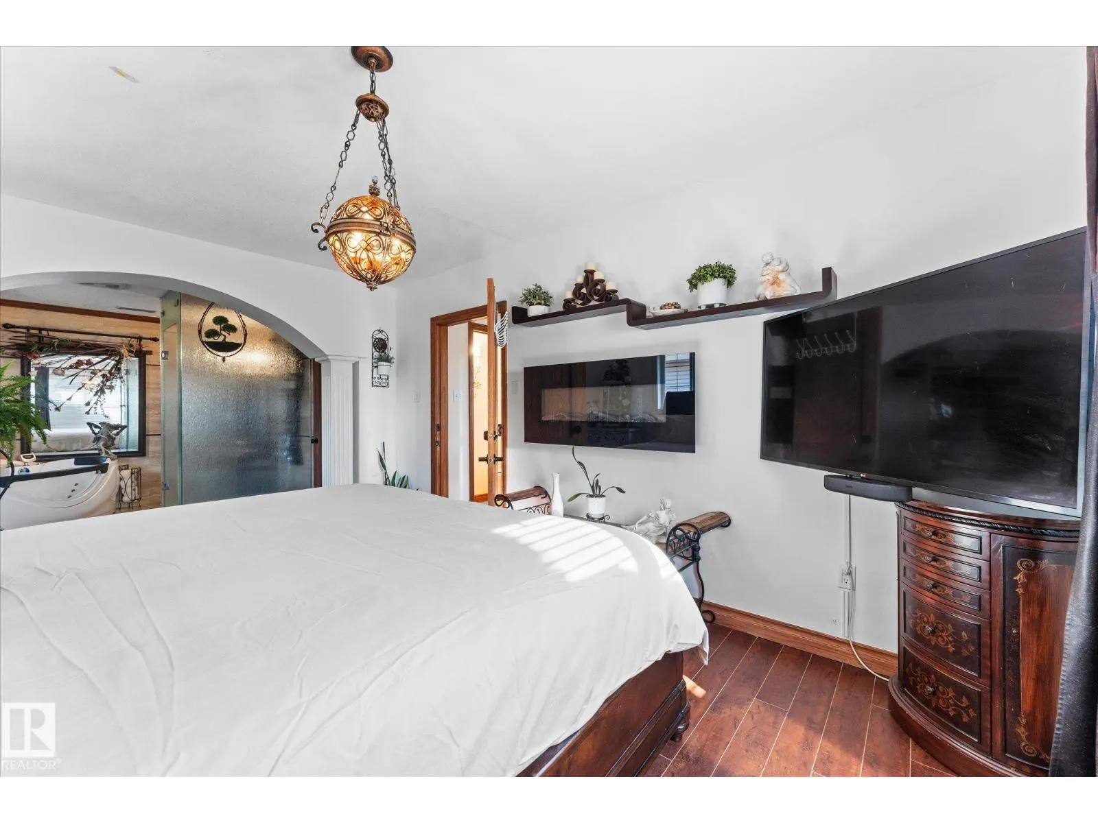 11124 110a AV NW