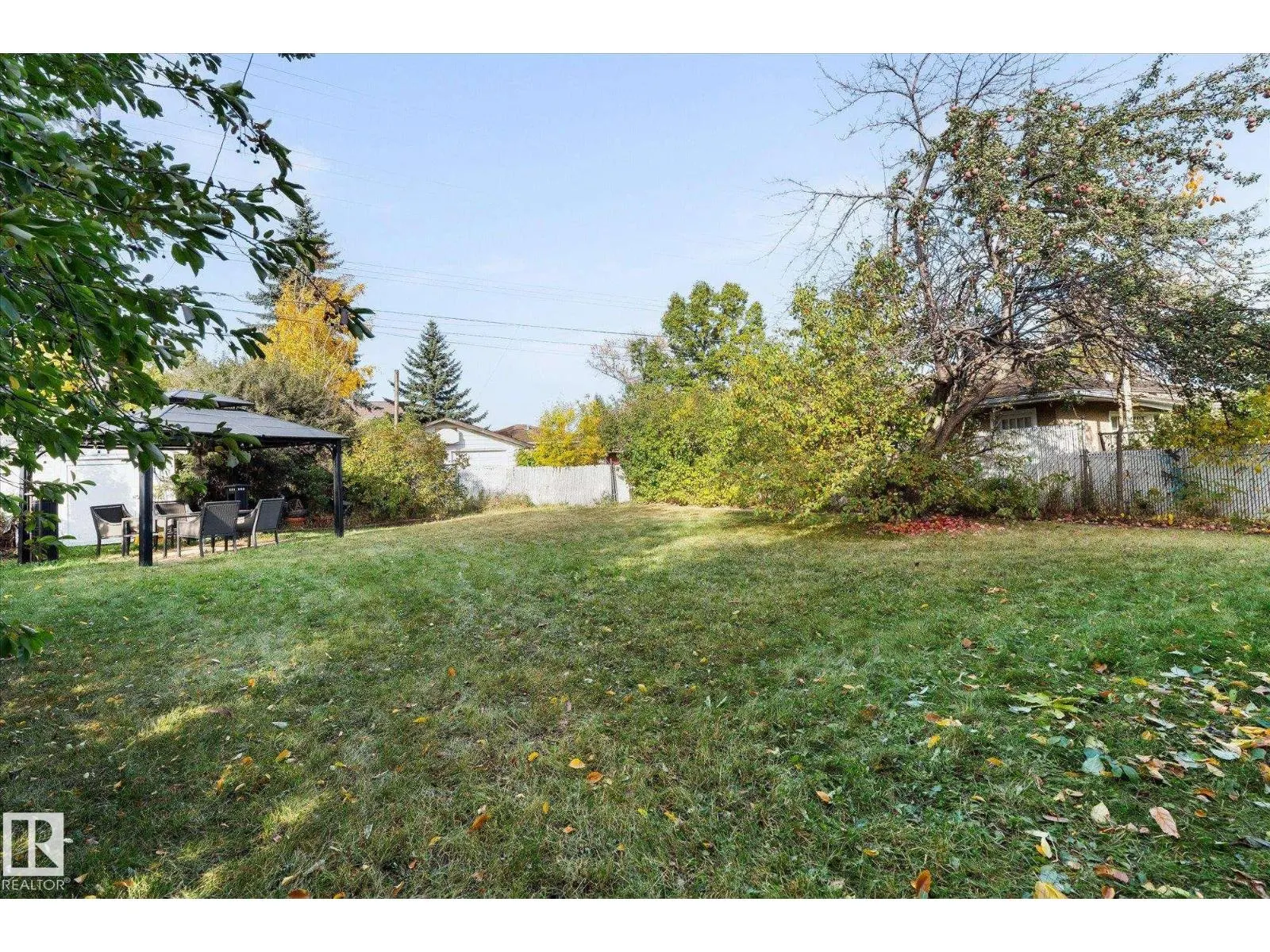 11124 110a AV NW