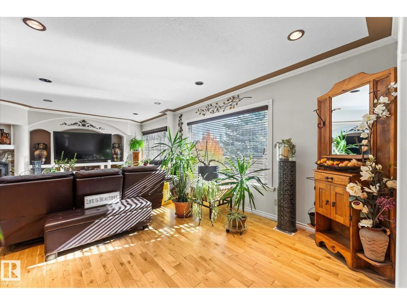 11124 110a AV NW