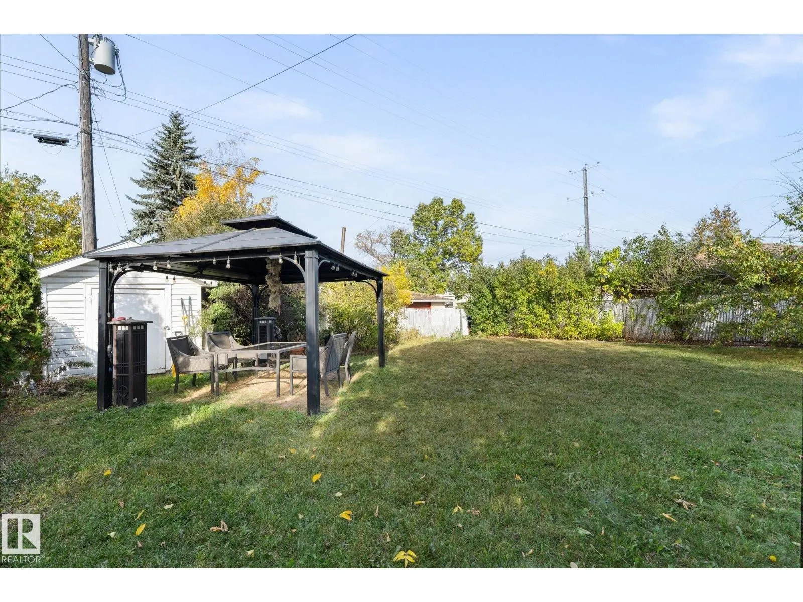 11124 110a AV NW