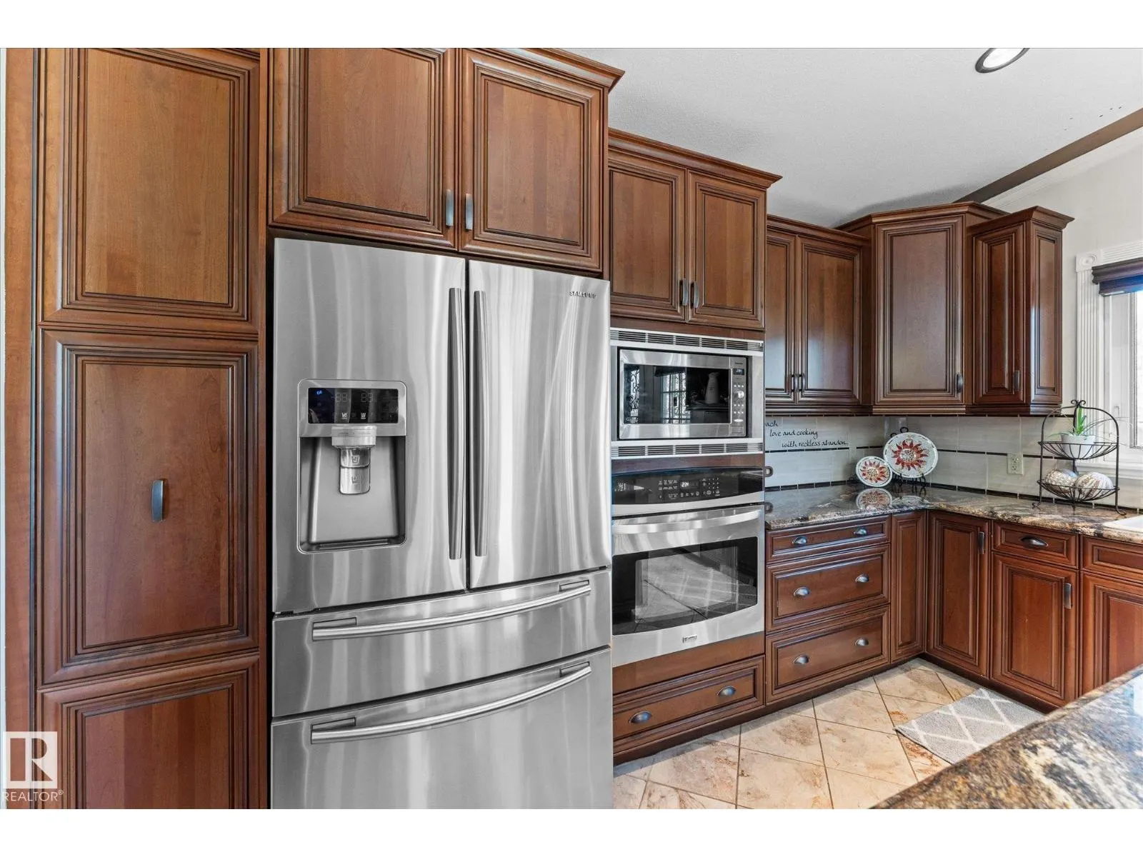 11124 110a AV NW